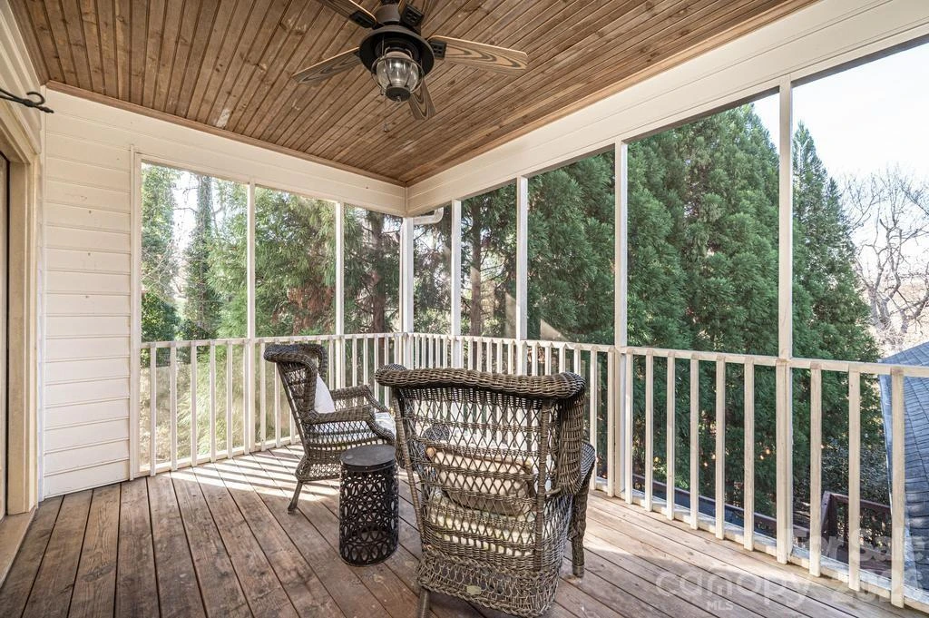 560 20th Avenue Court - Photo 26
