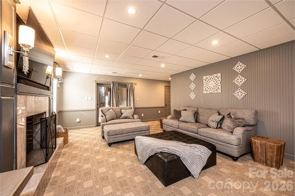 560 20th Avenue Court - Photo 36