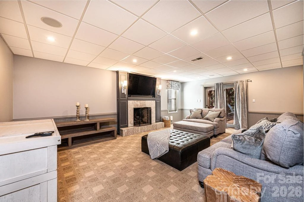 560 20th Avenue Court - Photo 37