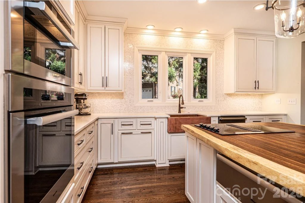 560 20th Avenue Court - Photo 5