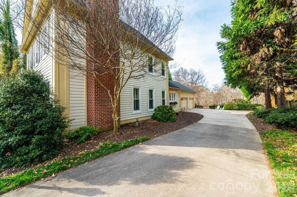 560 20th Avenue Court - Photo 42
