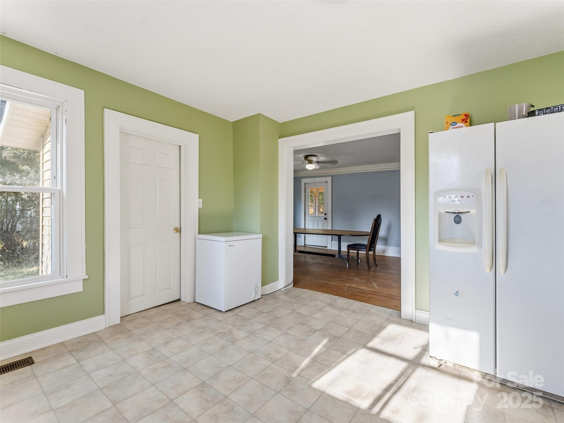 411 Walker Street - Photo 15