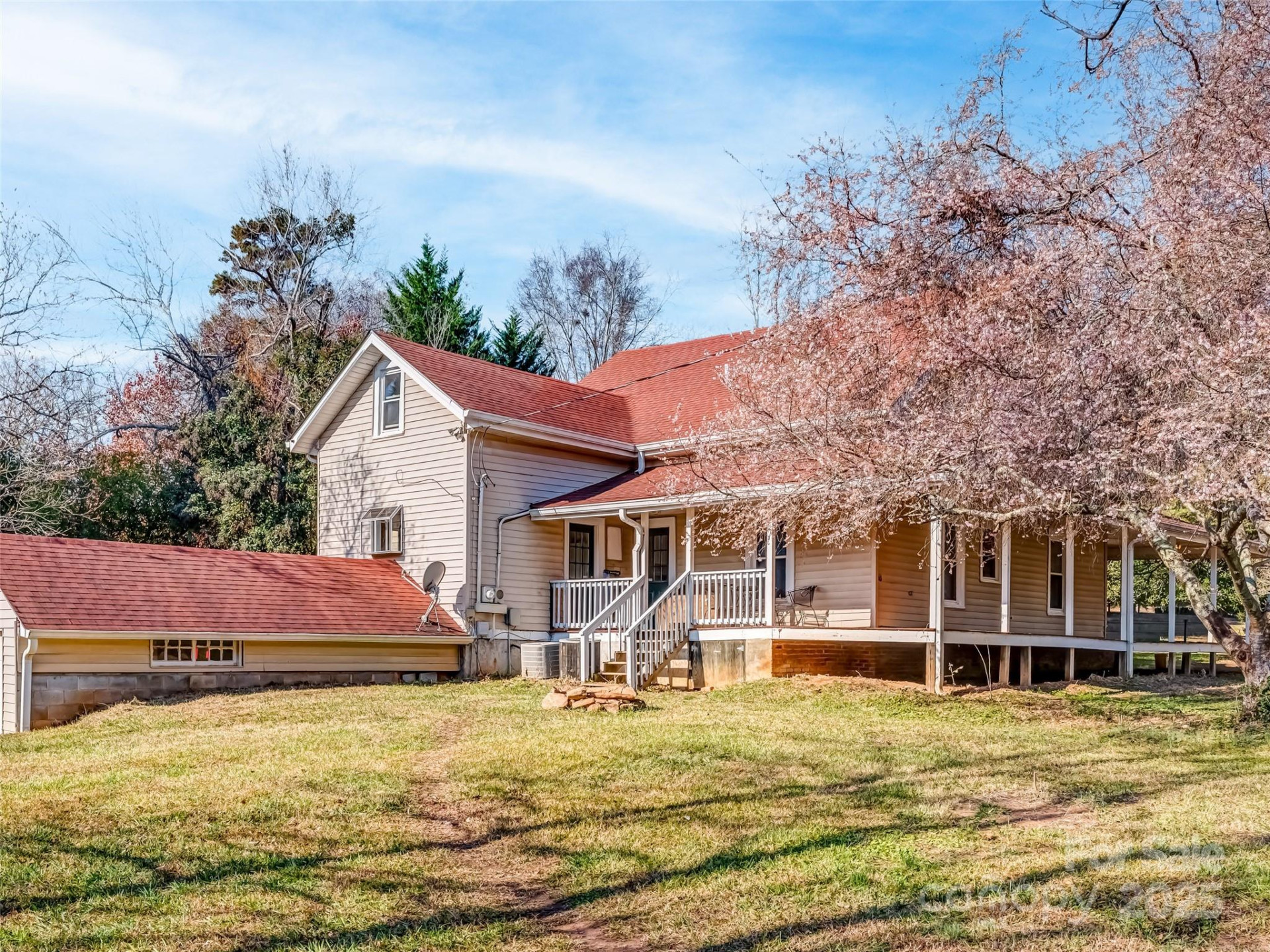 411 Walker Street - Photo 4