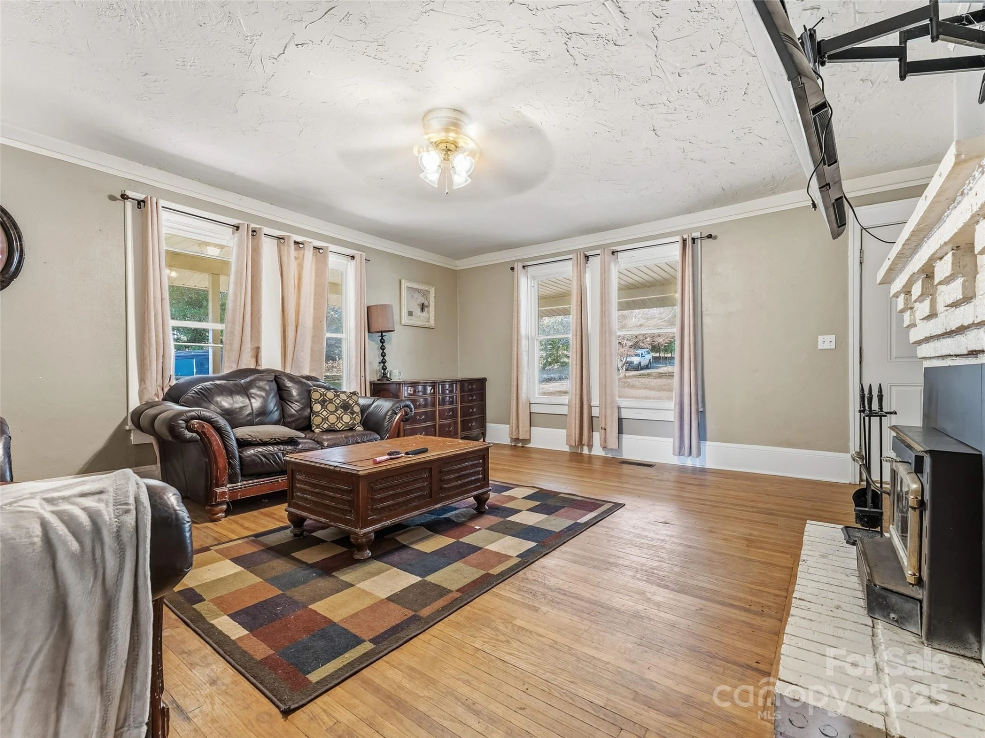 411 Walker Street - Photo 10