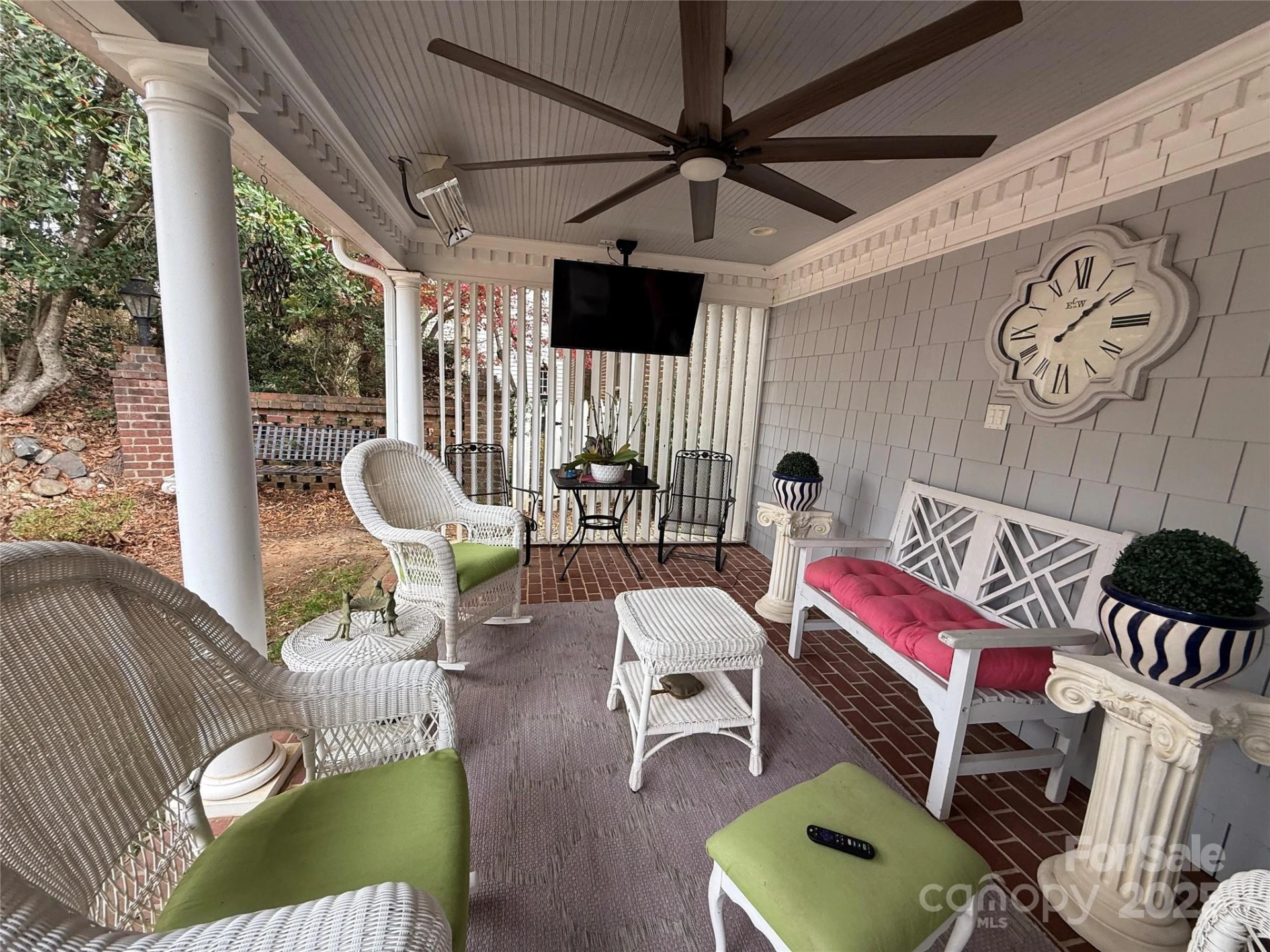225 Kings Creek Court - Photo 3