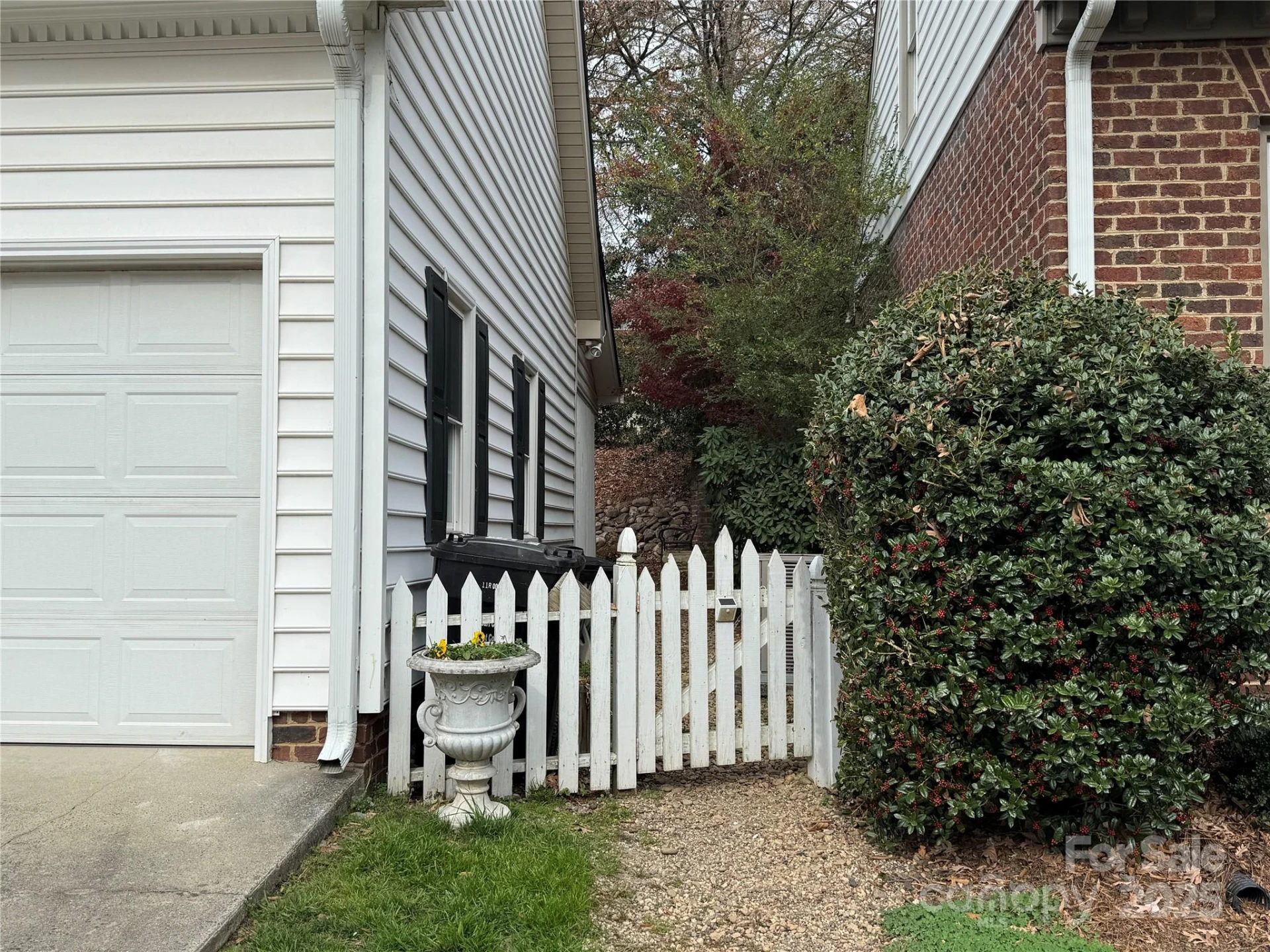 225 Kings Creek Court - Photo 41