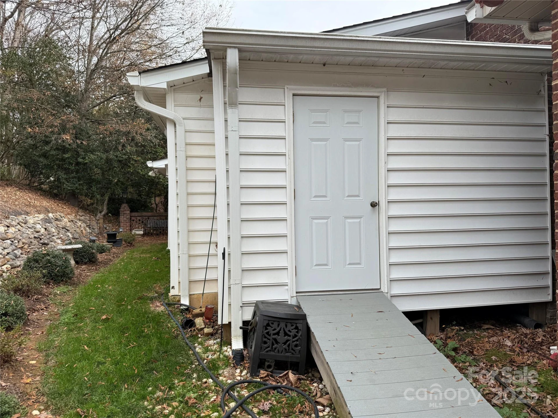 225 Kings Creek Court - Photo 42