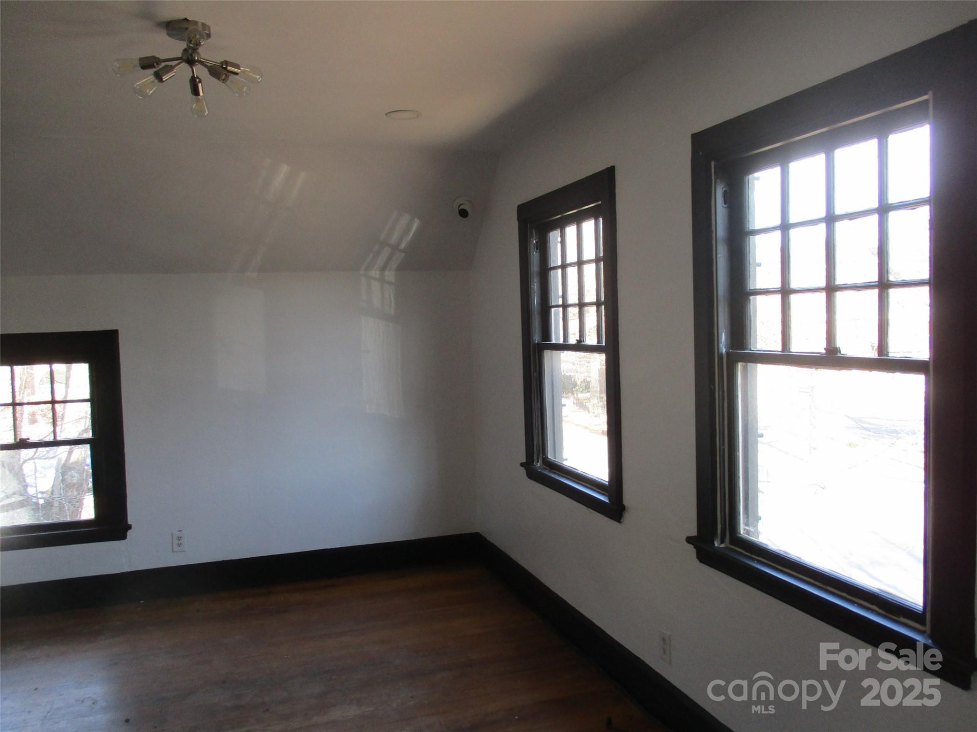 2 Boston Way - Photo 5