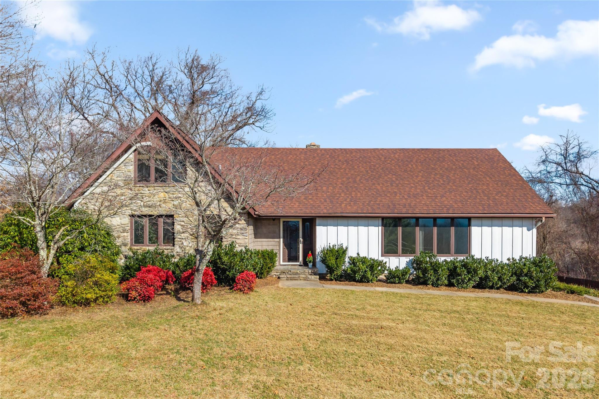 112 Hy Vu Drive - Photo 2