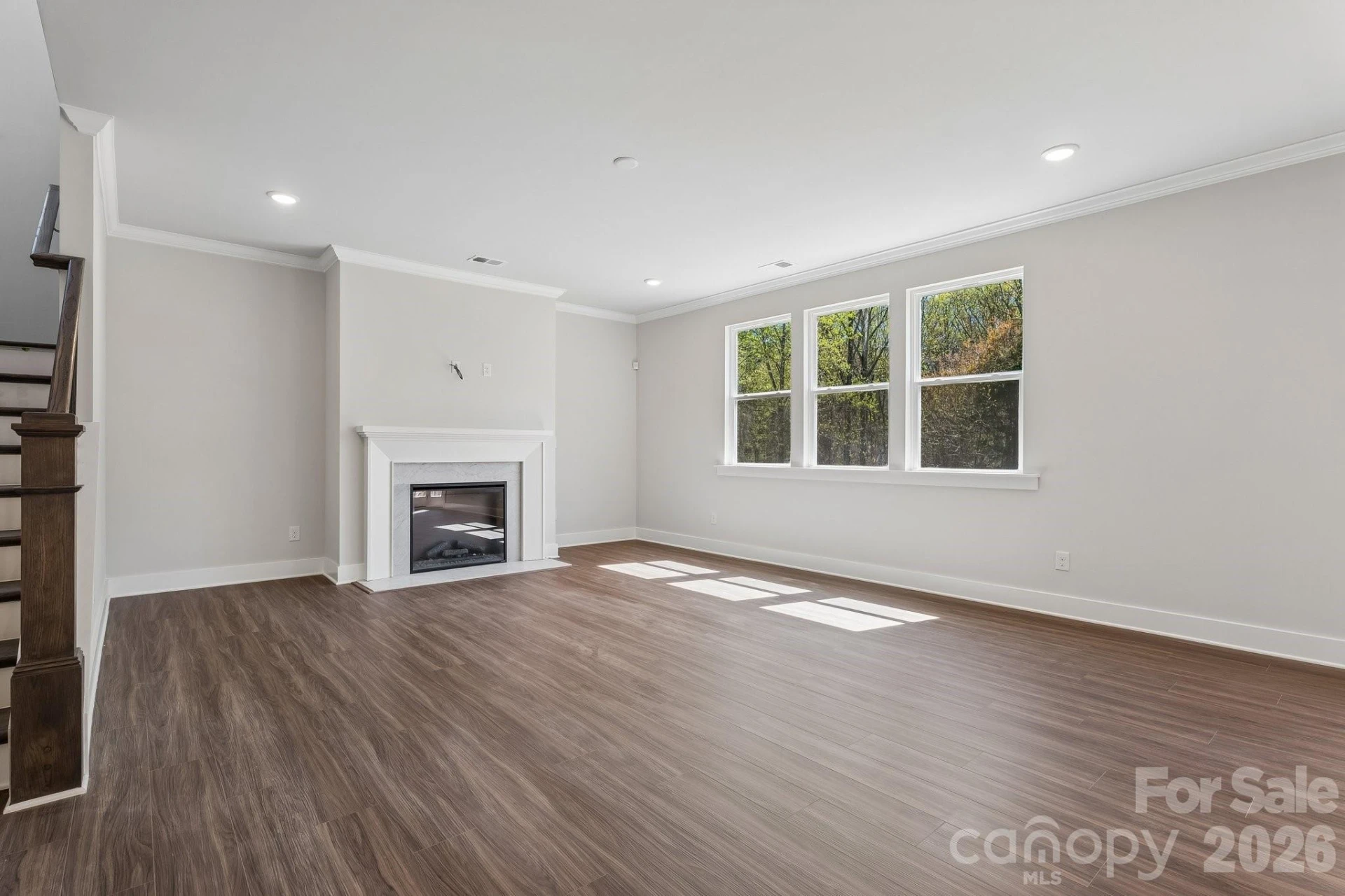 208 Warfield Drive - Photo 4