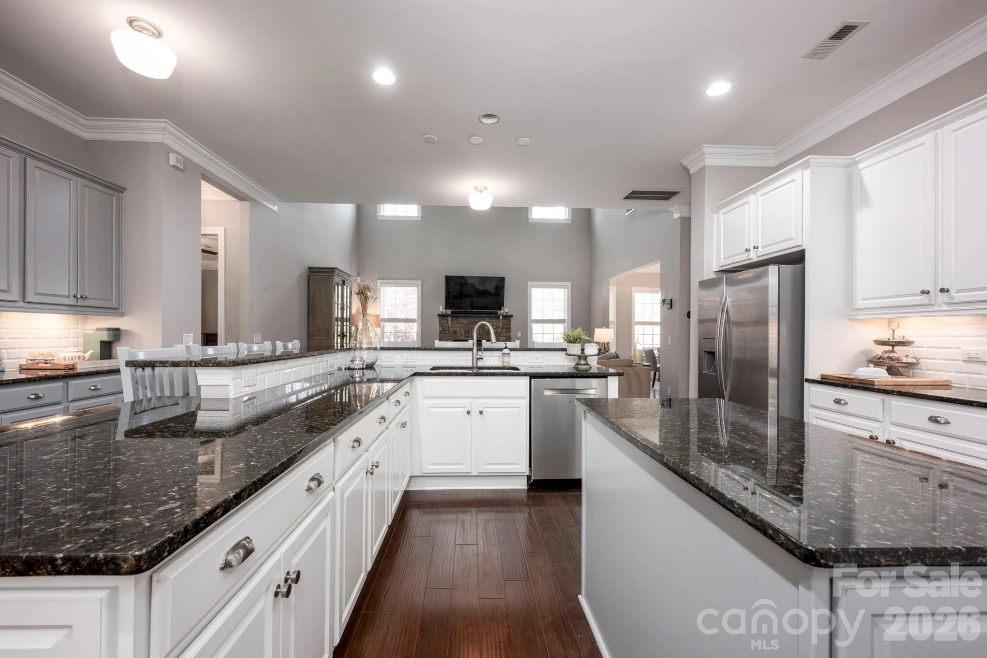 111 Stamford Court - Photo 11