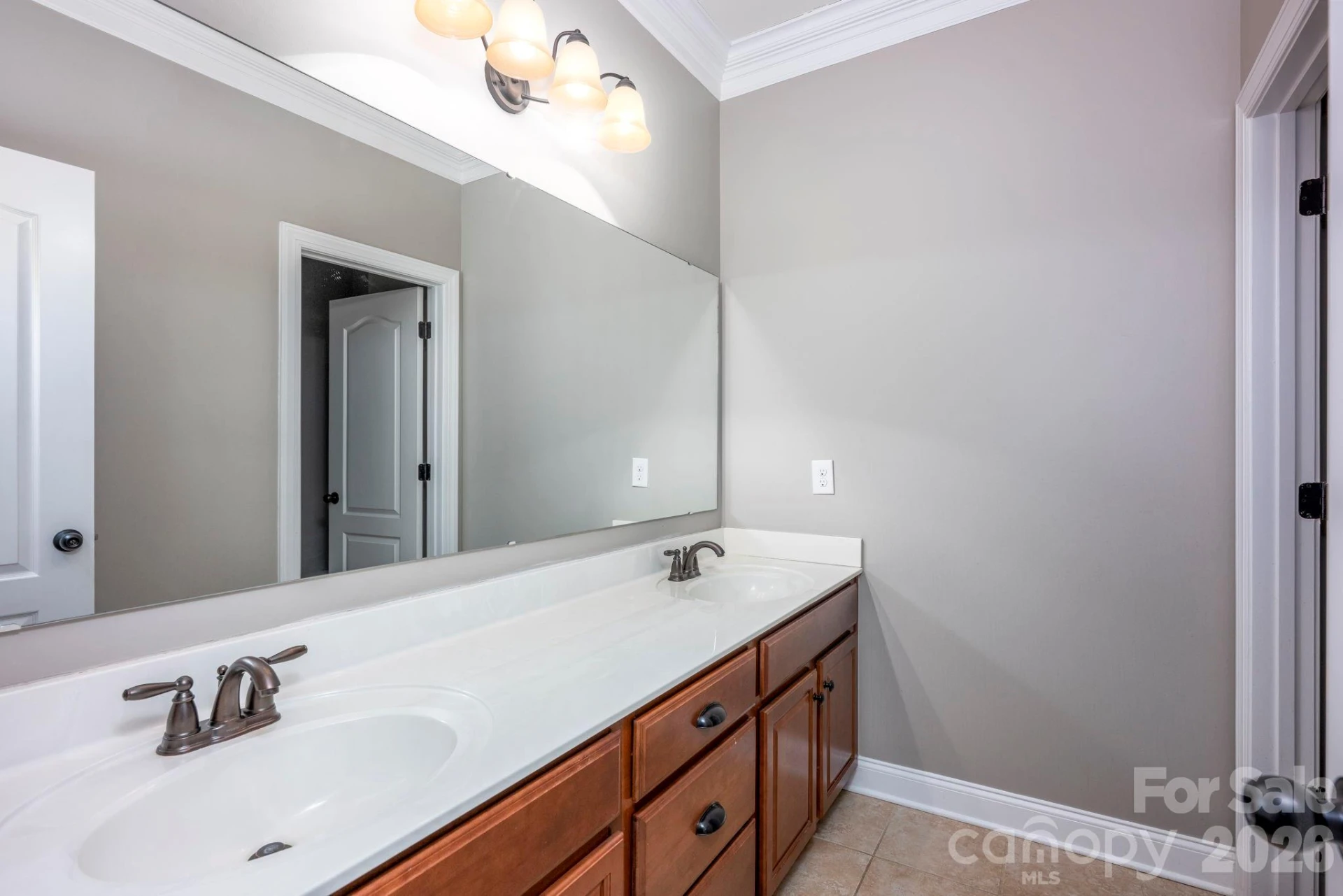 111 Stamford Court - Photo 35