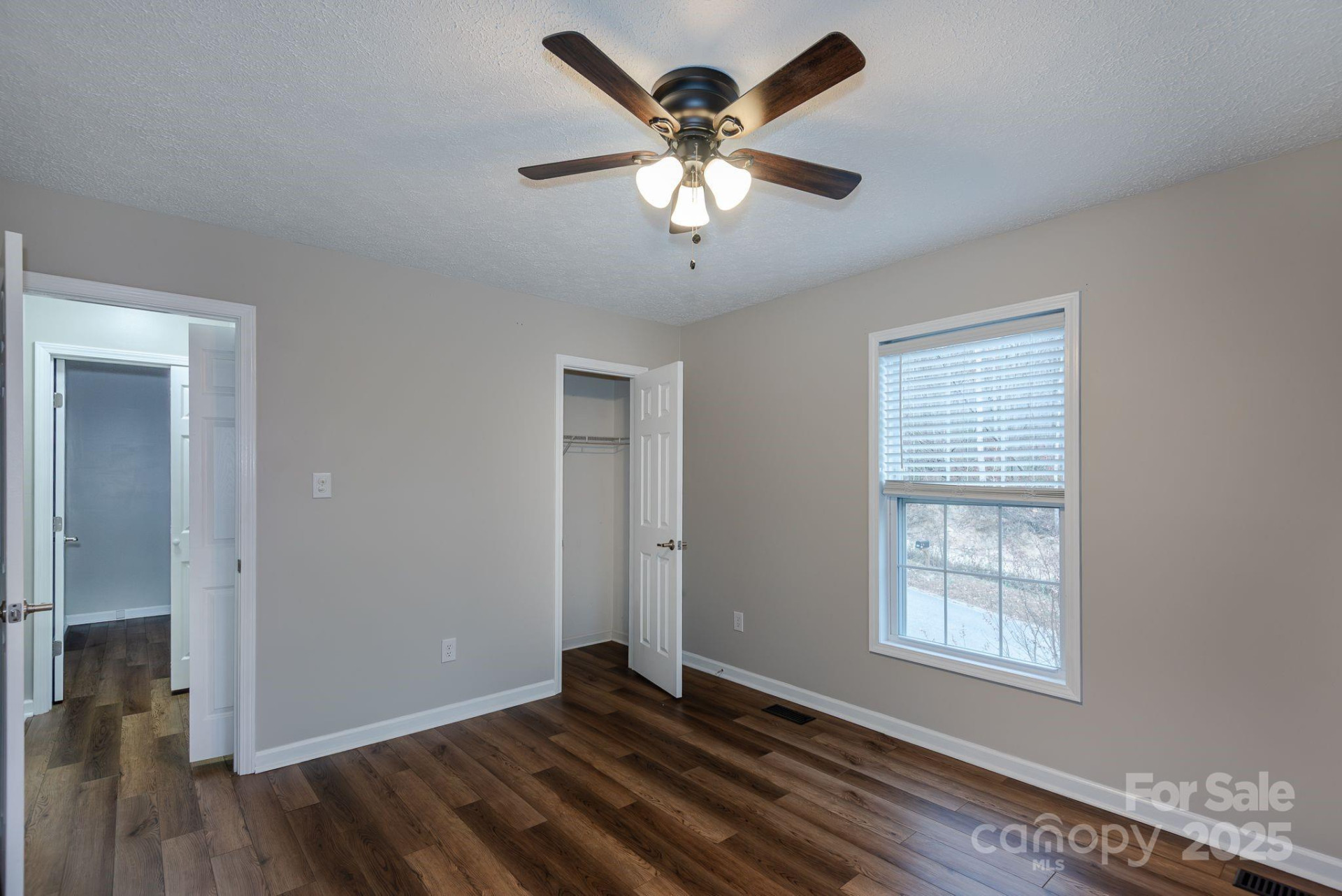 263 Newberry Drive - Photo 10