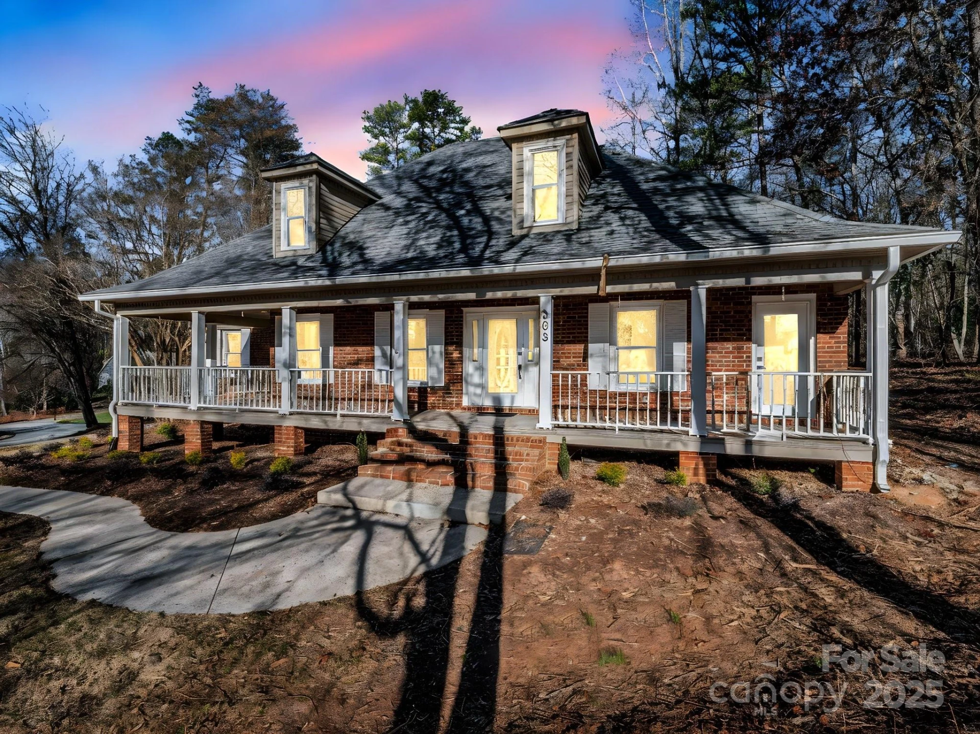303 Fairforest Drive - Photo 3