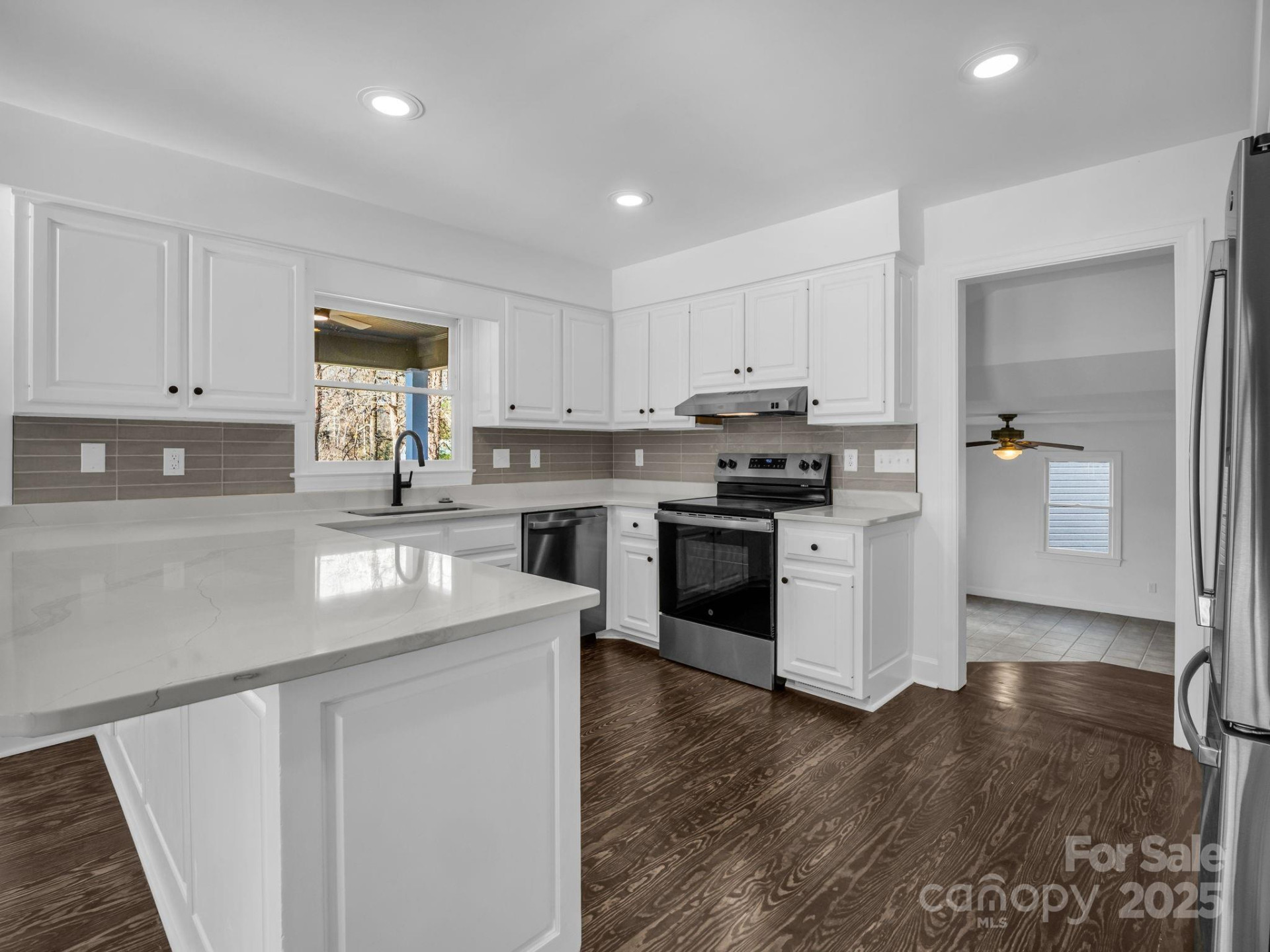 303 Fairforest Drive - Photo 9