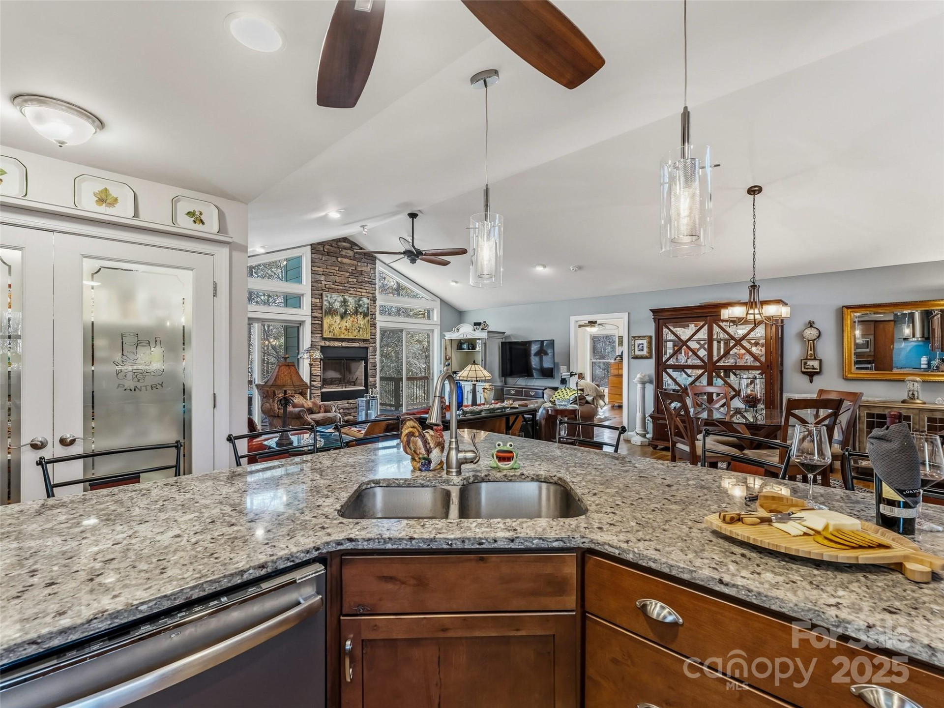 138 Chatem Court - Photo 15