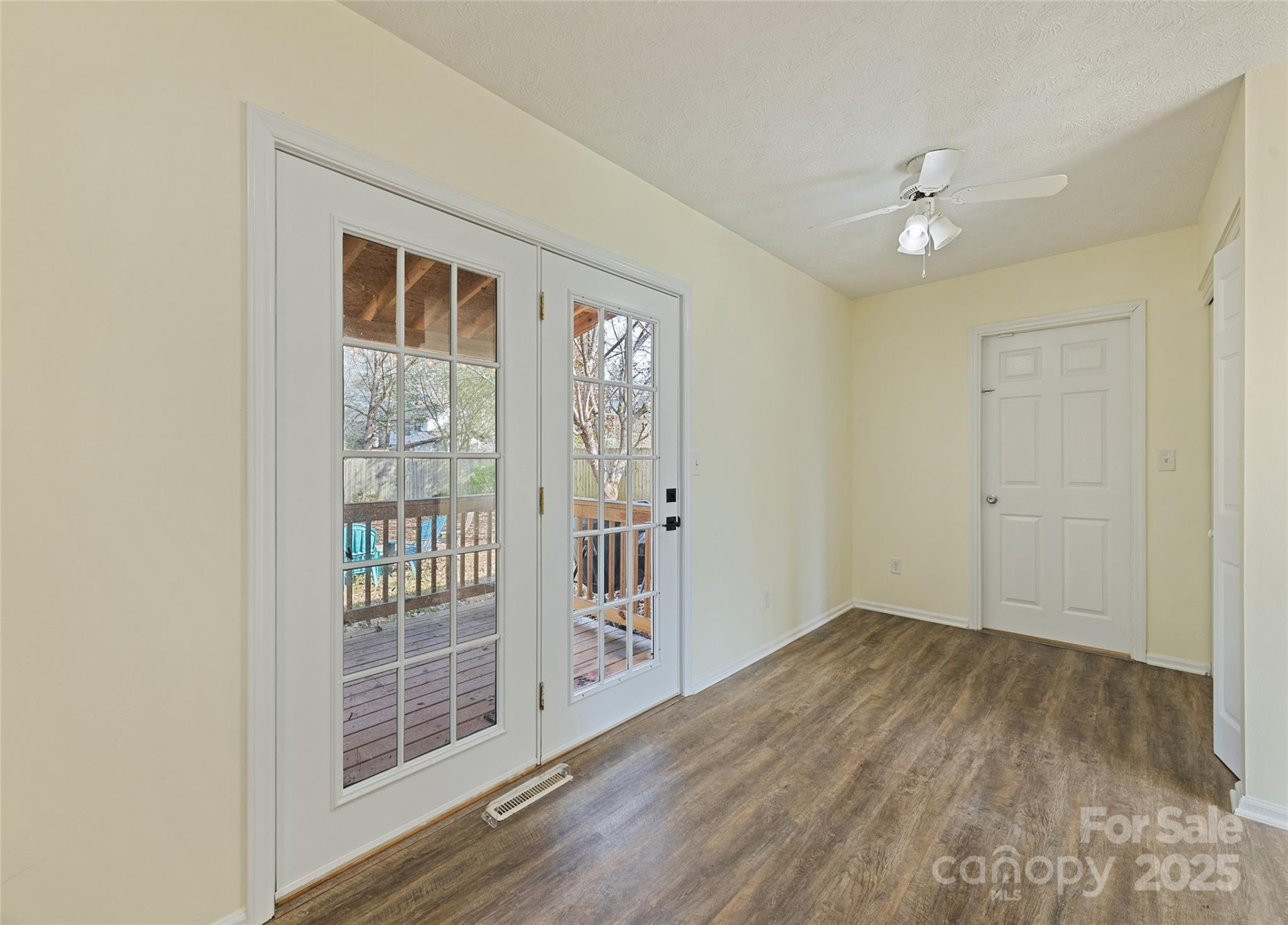 129 Willowbrook Road - Photo 11