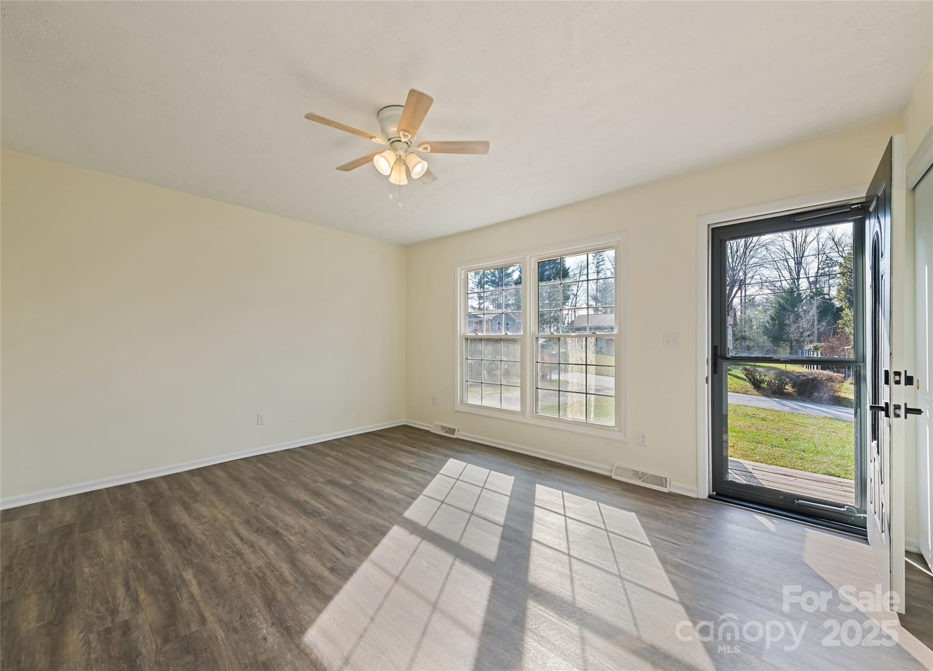 129 Willowbrook Road - Photo 4