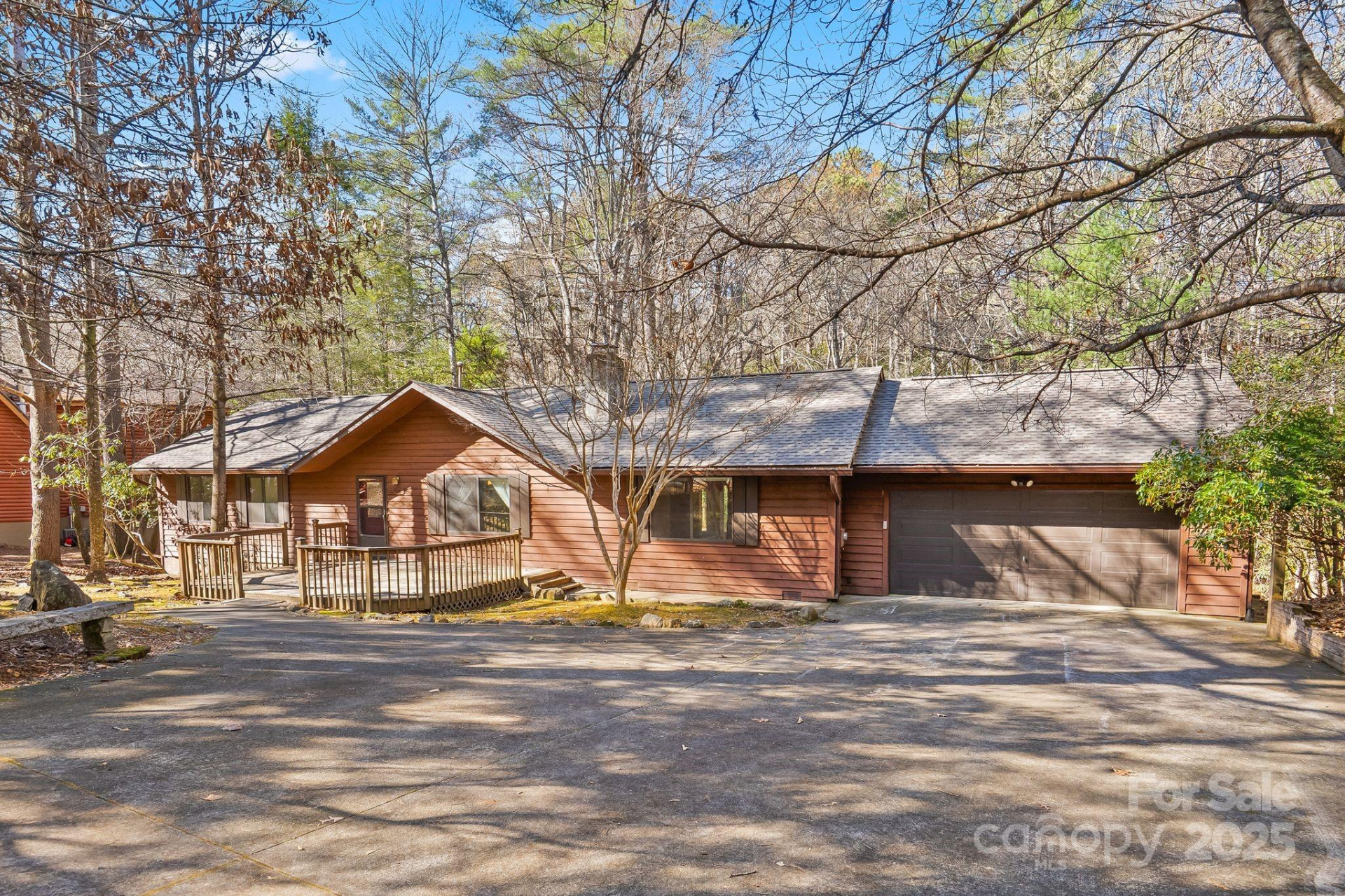 1012 Soquili Drive - Photo 2