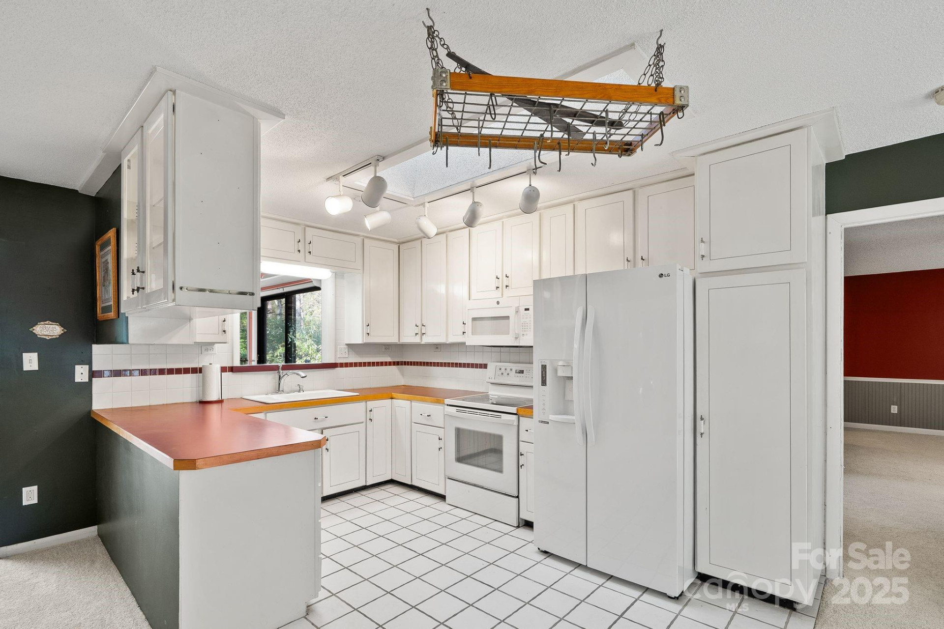 1012 Soquili Drive - Photo 12