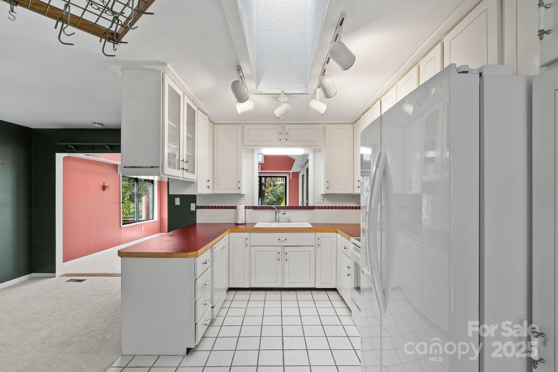 1012 Soquili Drive - Photo 13