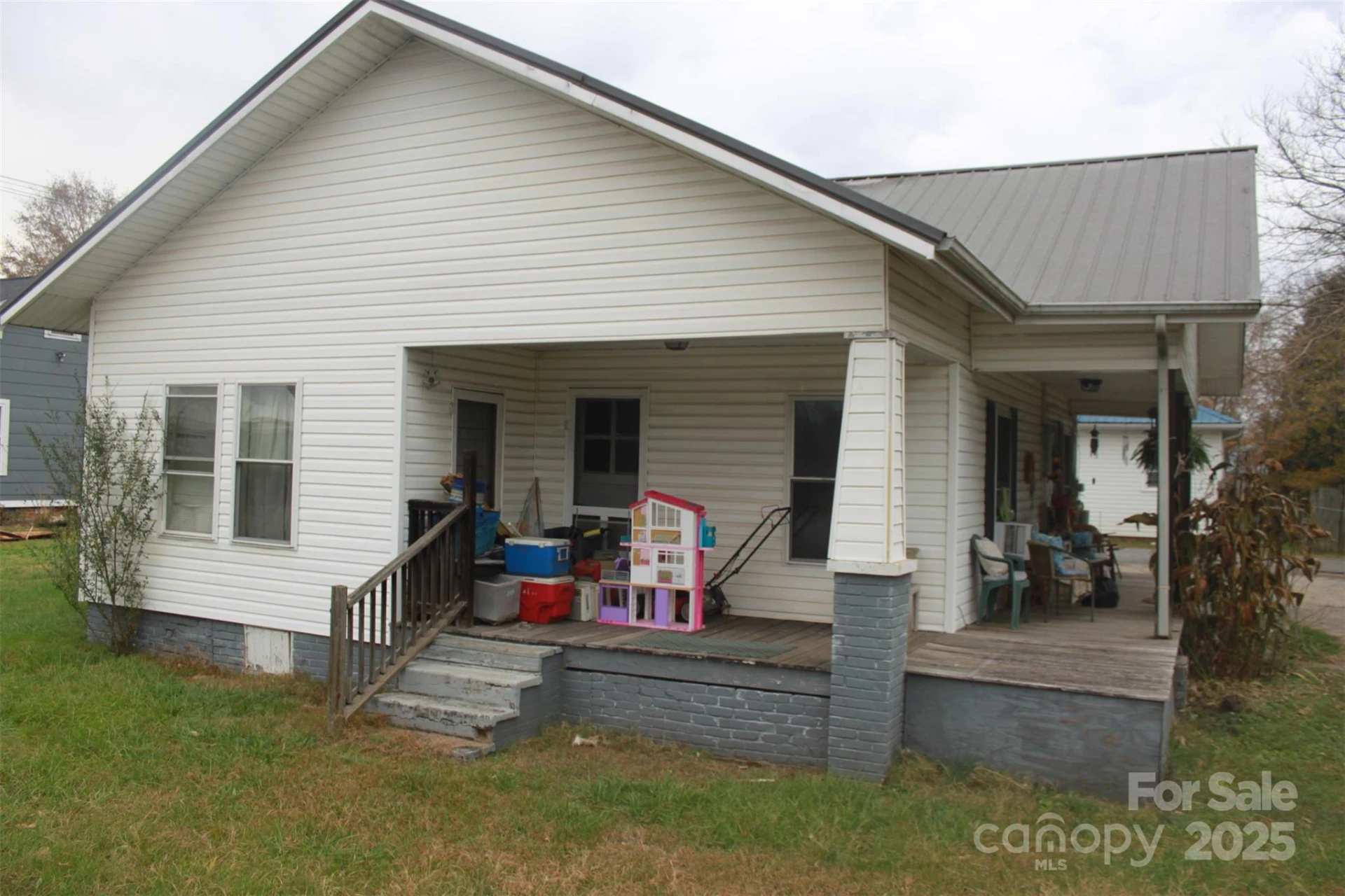 122 Dillashaw Drive - Photo 2