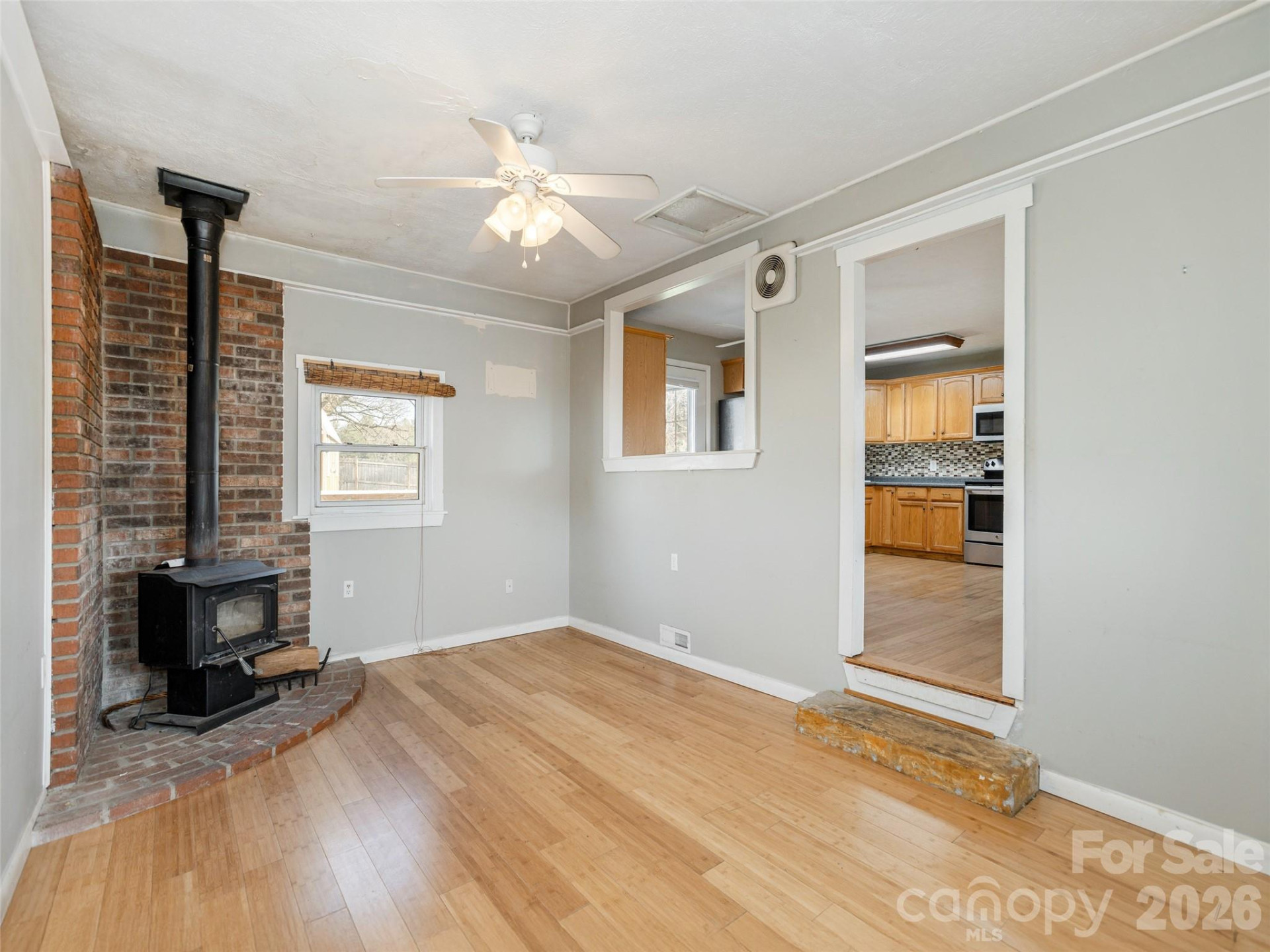 5057 Howard Gap Road - Photo 11
