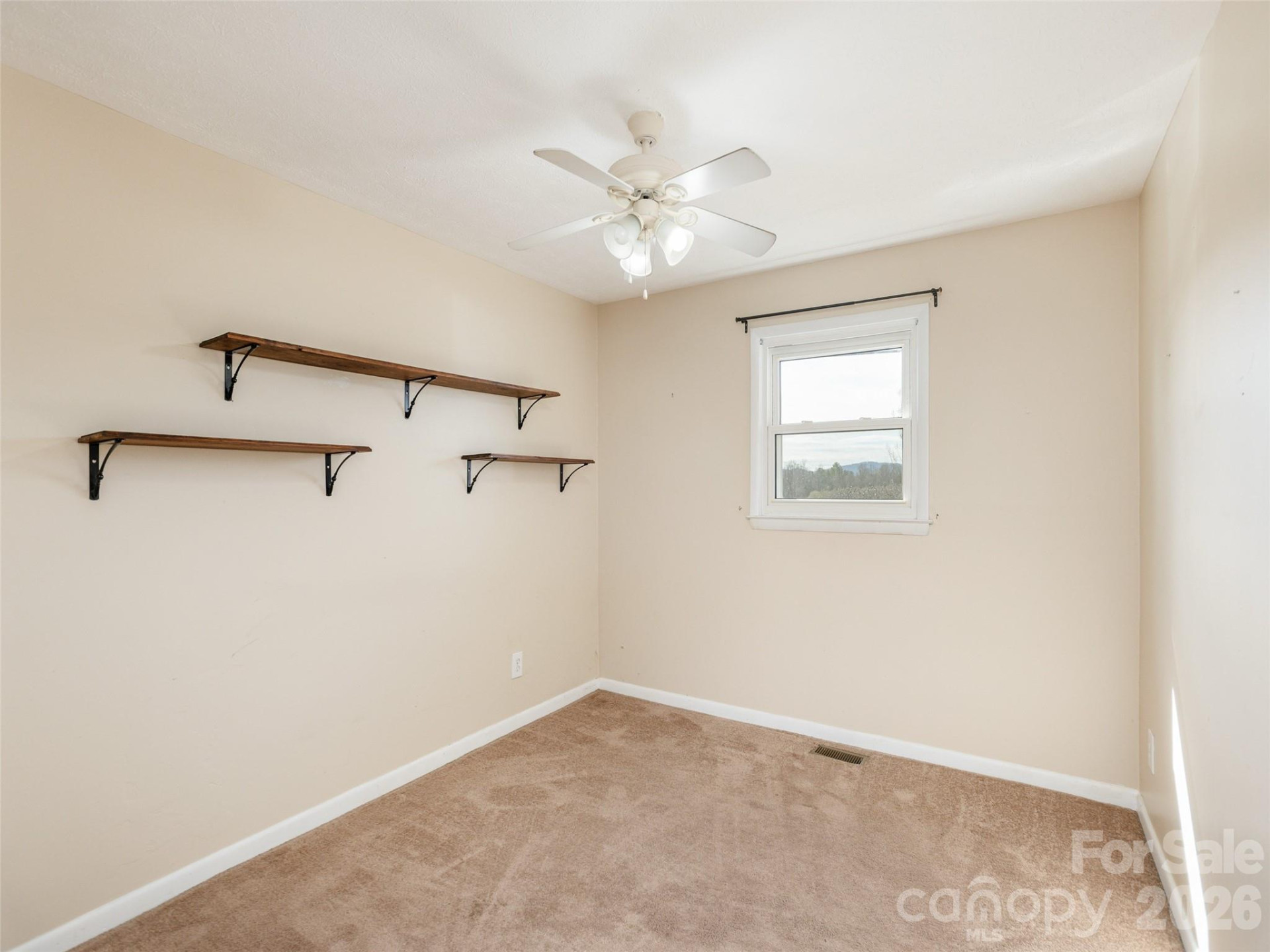 5057 Howard Gap Road - Photo 18