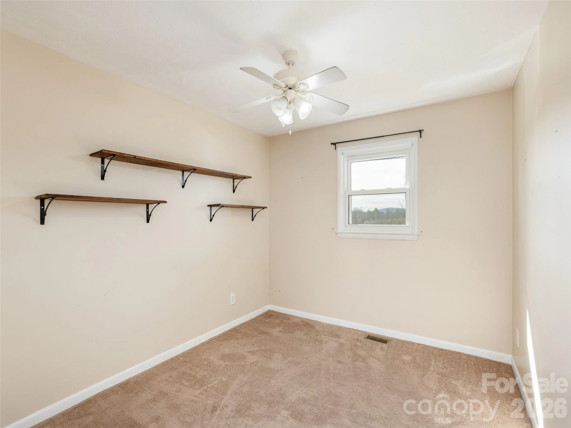 5057 Howard Gap Road - Photo 18