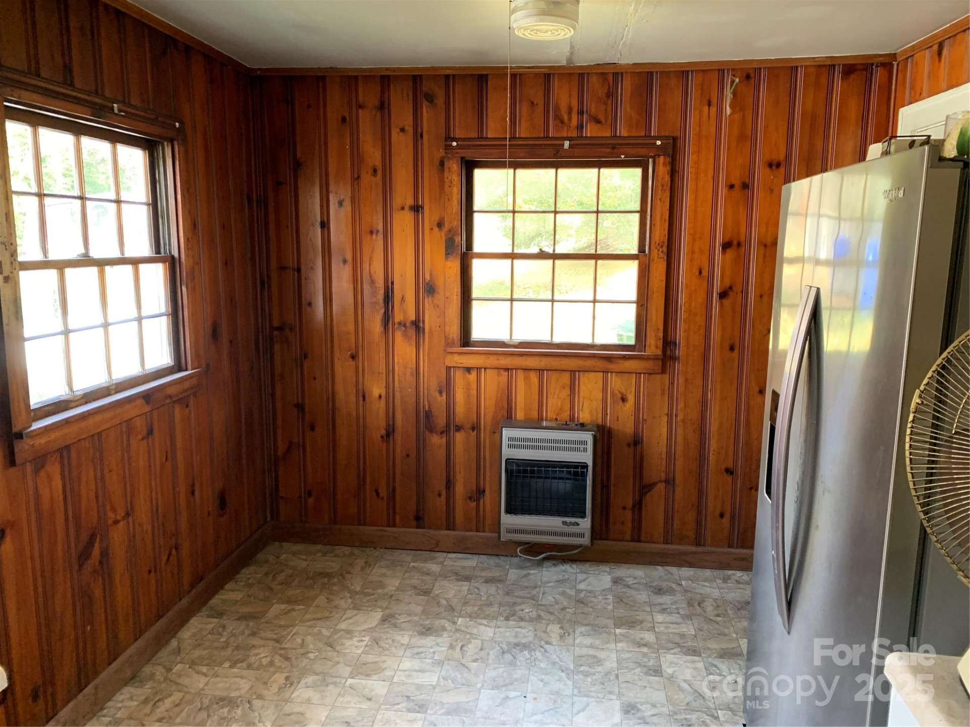 352 London Road - Photo 9