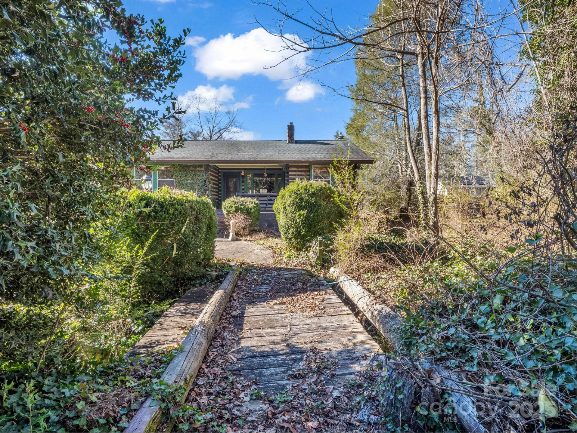 541 Broadway Street - Photo 2