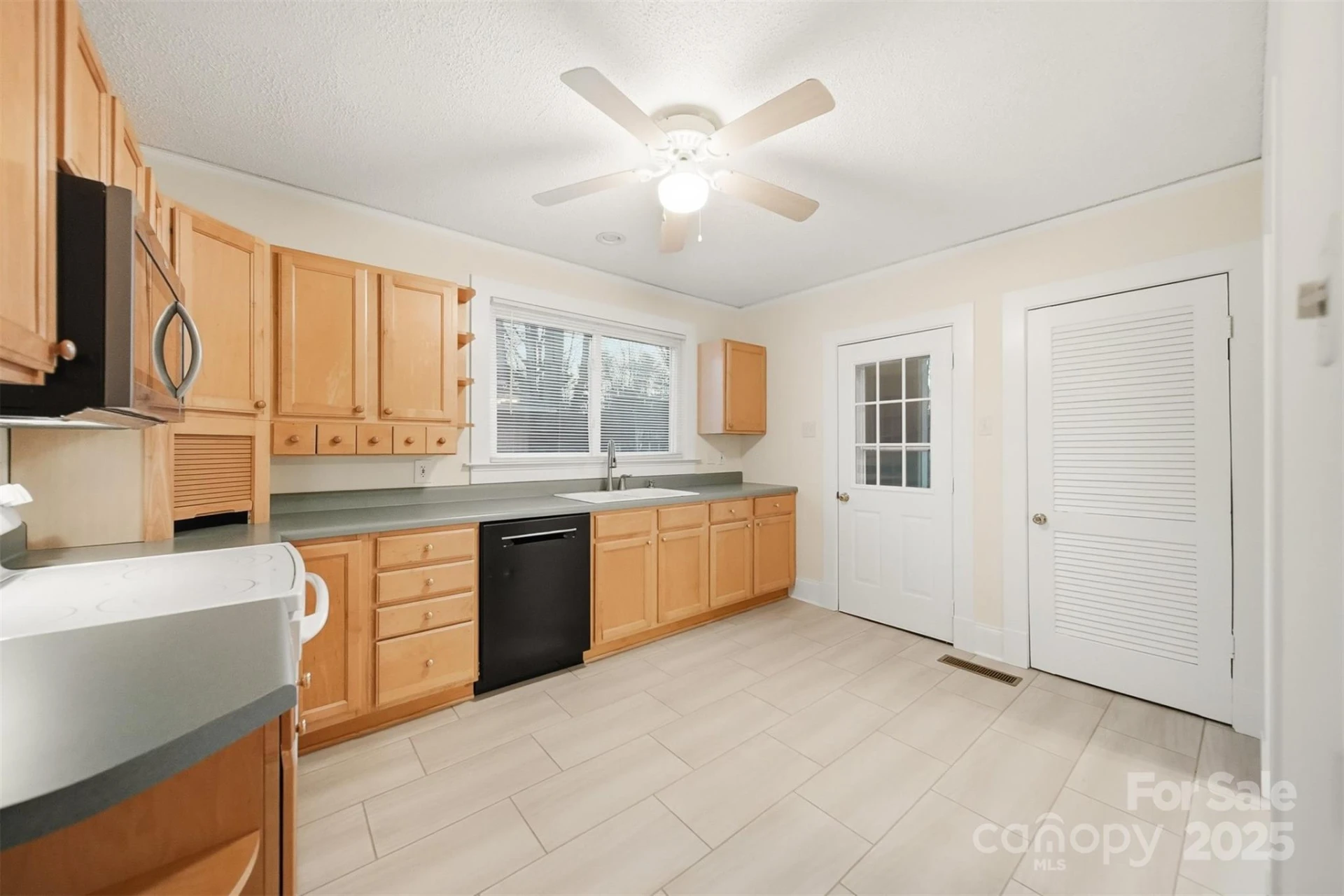 3 Enka Oak Street - Photo 10
