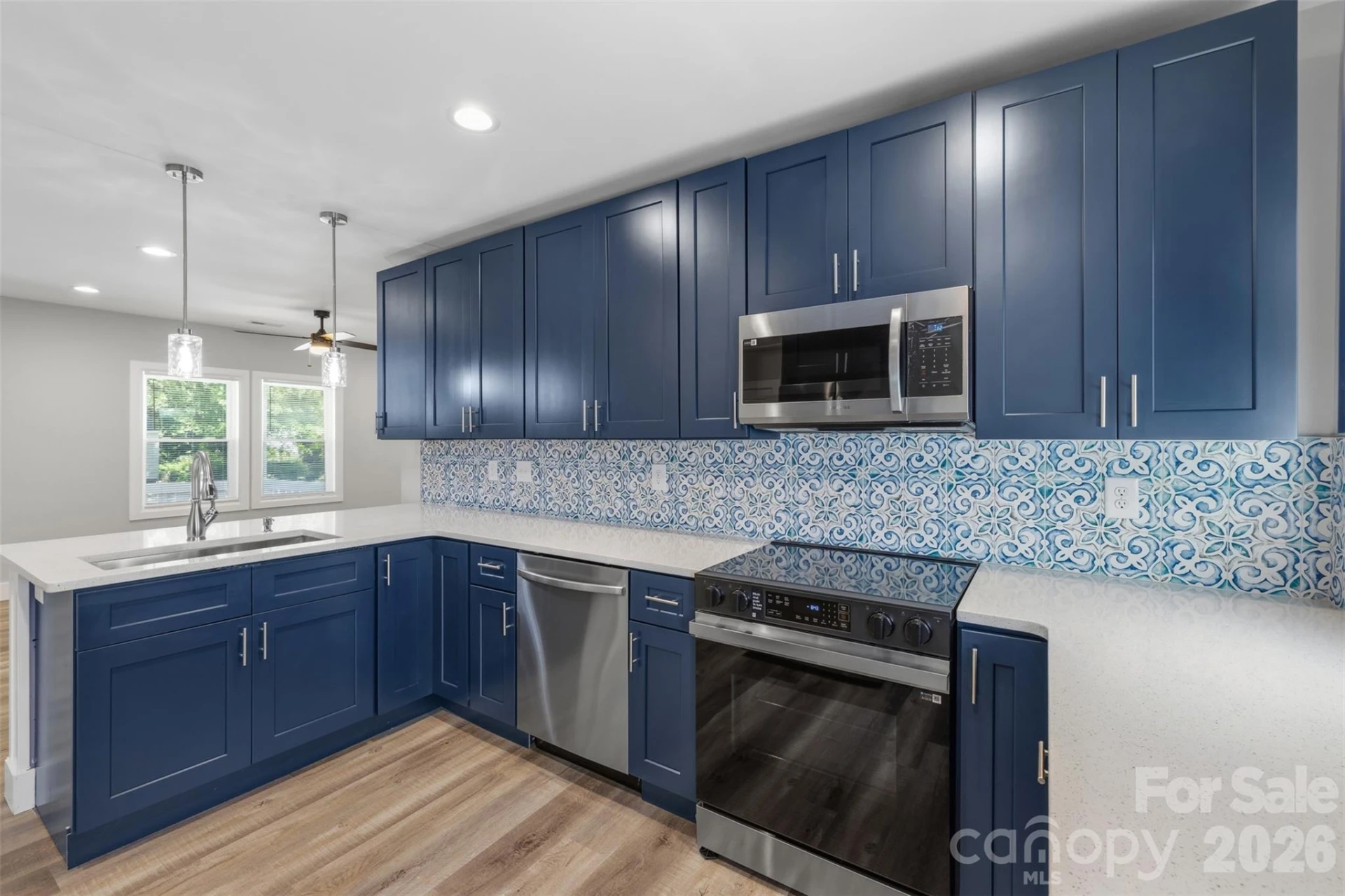 2414 Dickens Avenue - Photo 12