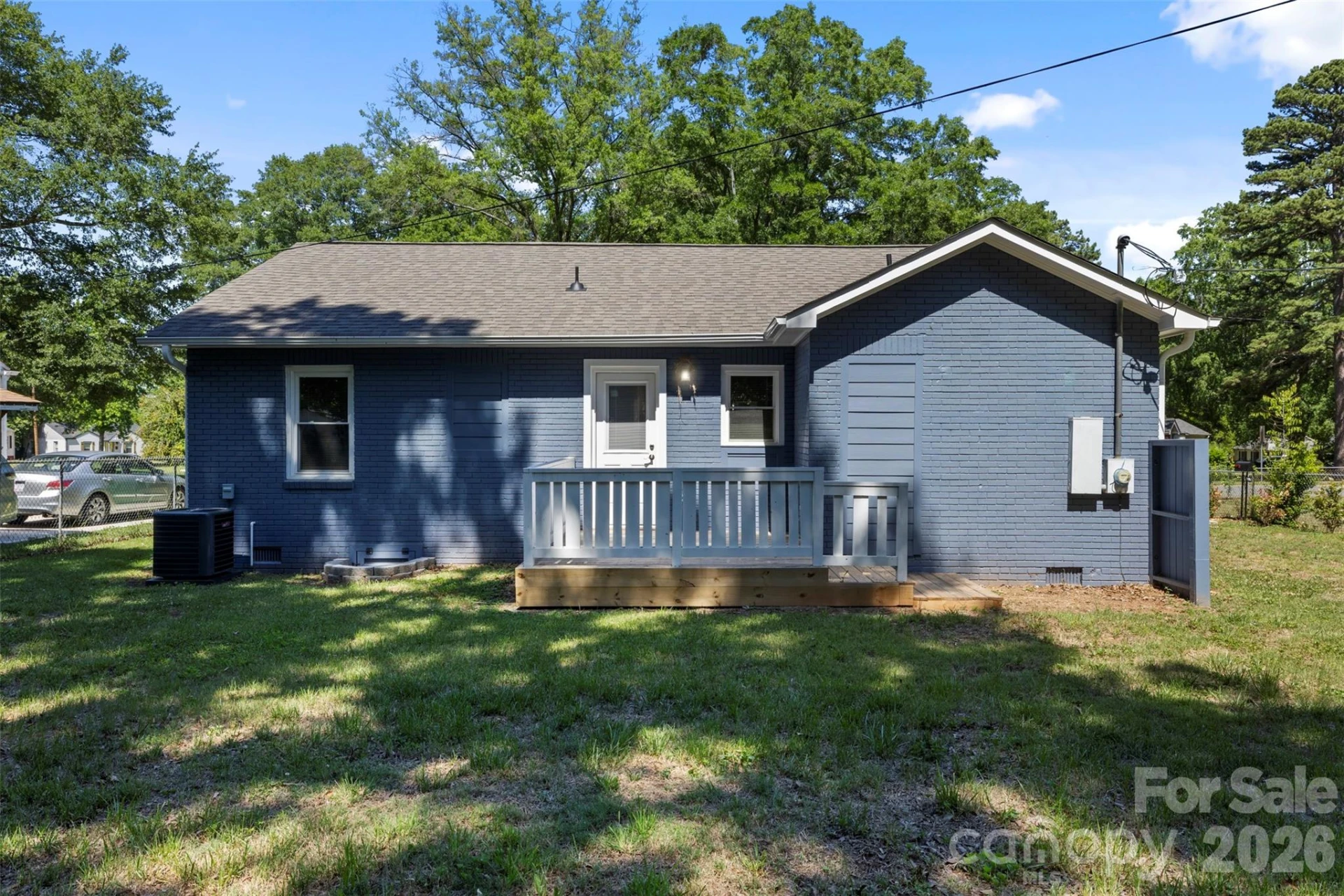 2414 Dickens Avenue - Photo 28