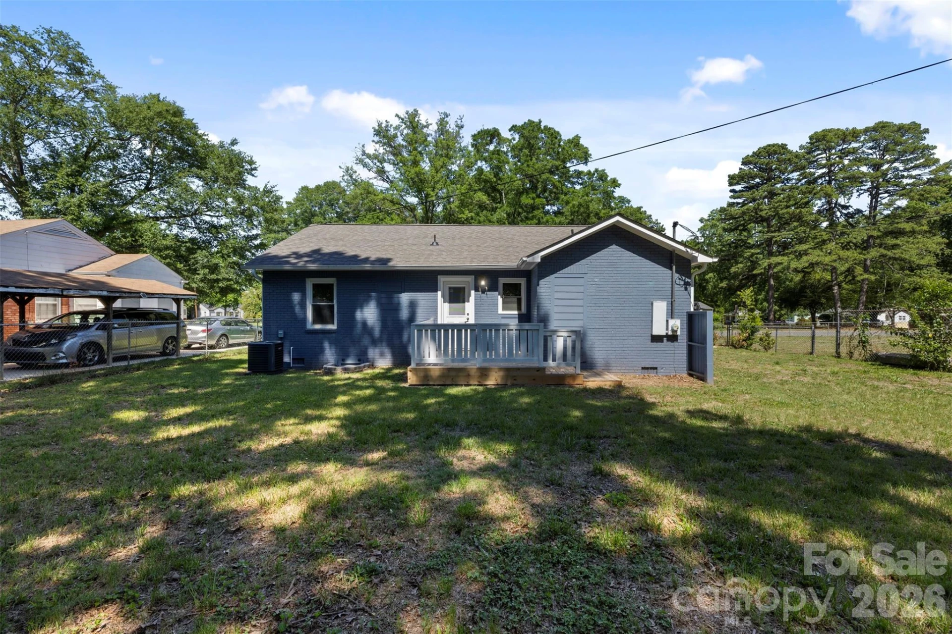 2414 Dickens Avenue - Photo 29
