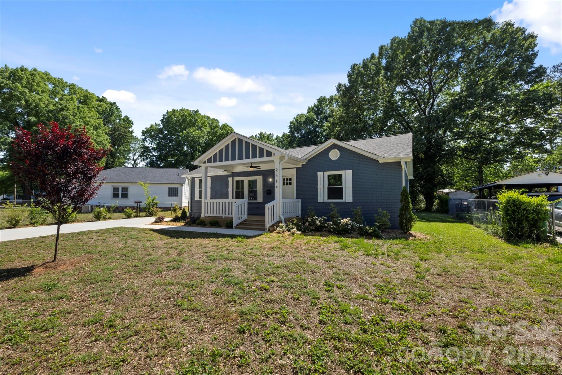 2414 Dickens Avenue - Photo 32
