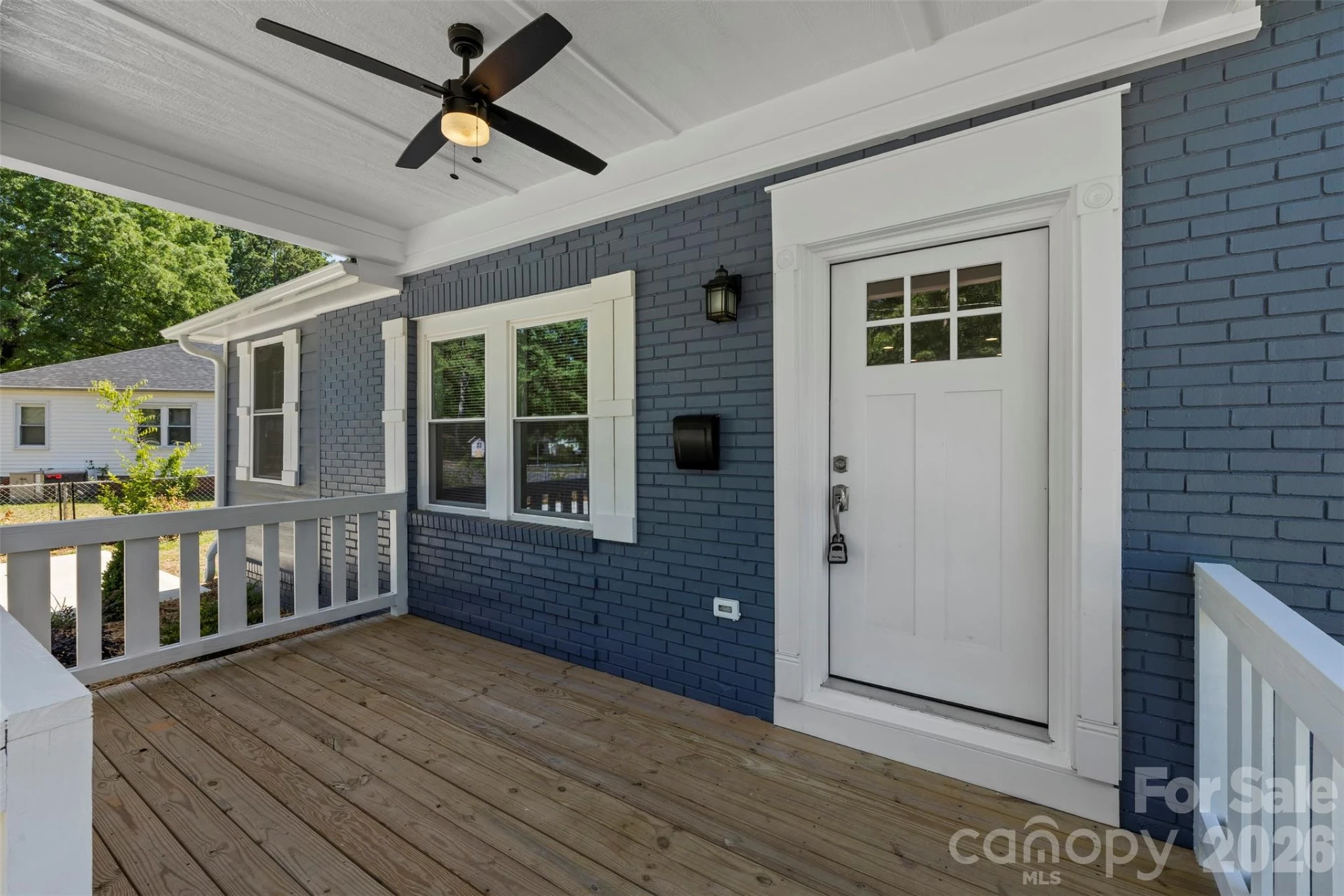 2414 Dickens Avenue - Photo 34