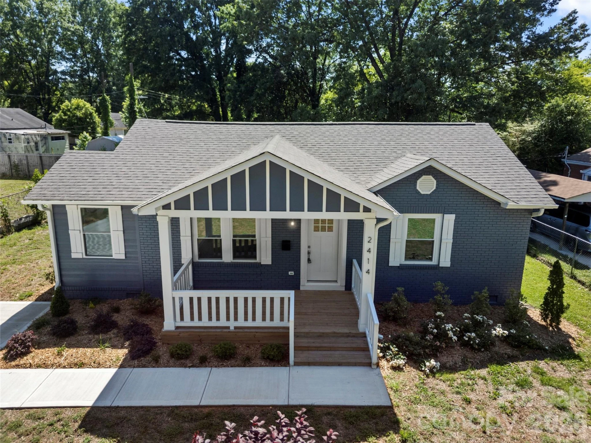 2414 Dickens Avenue - Photo 35