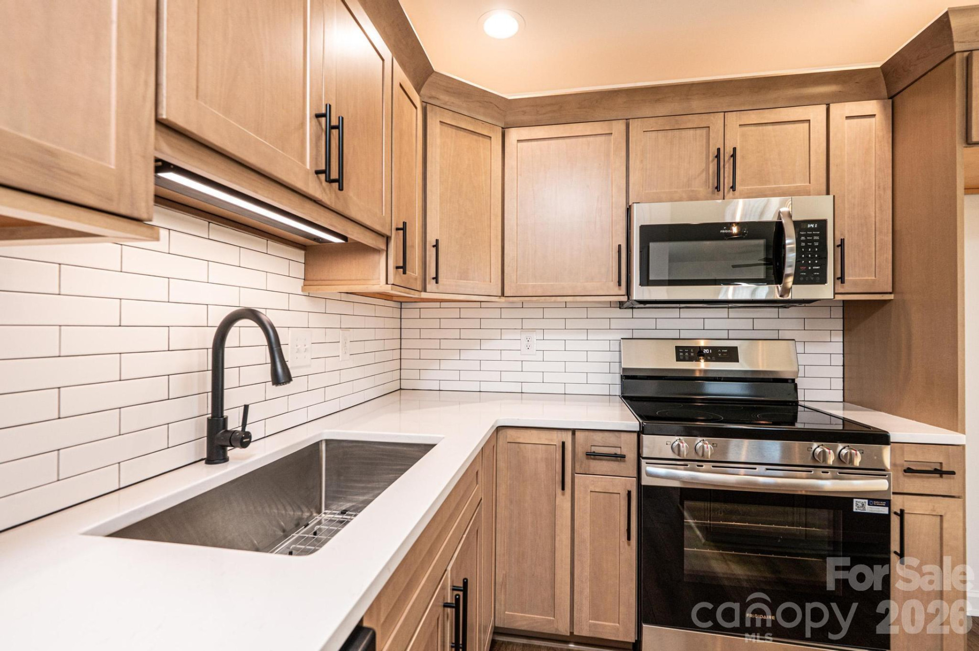 200 Center Street - Photo 4