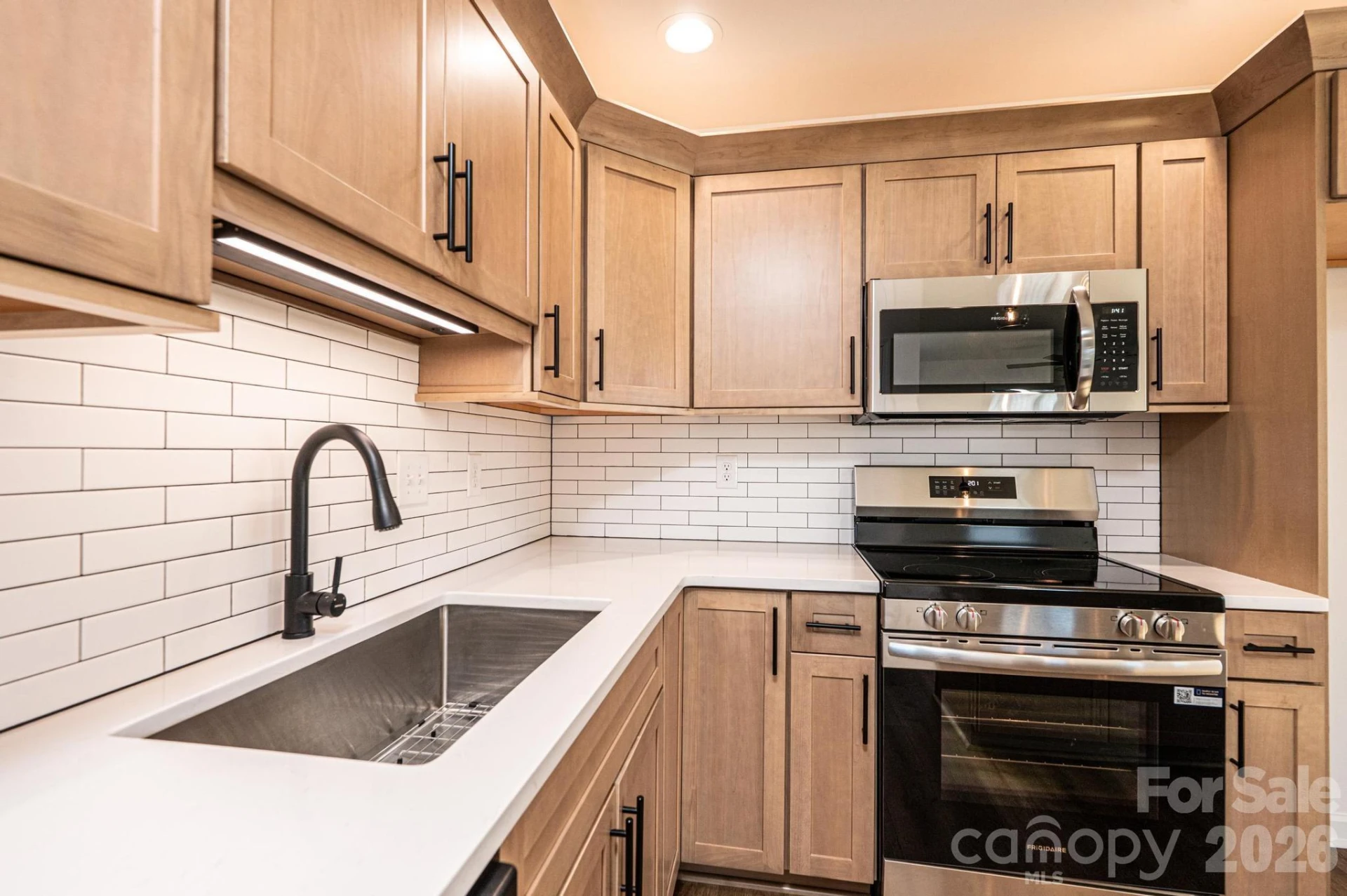 200 Center Street - Photo 4