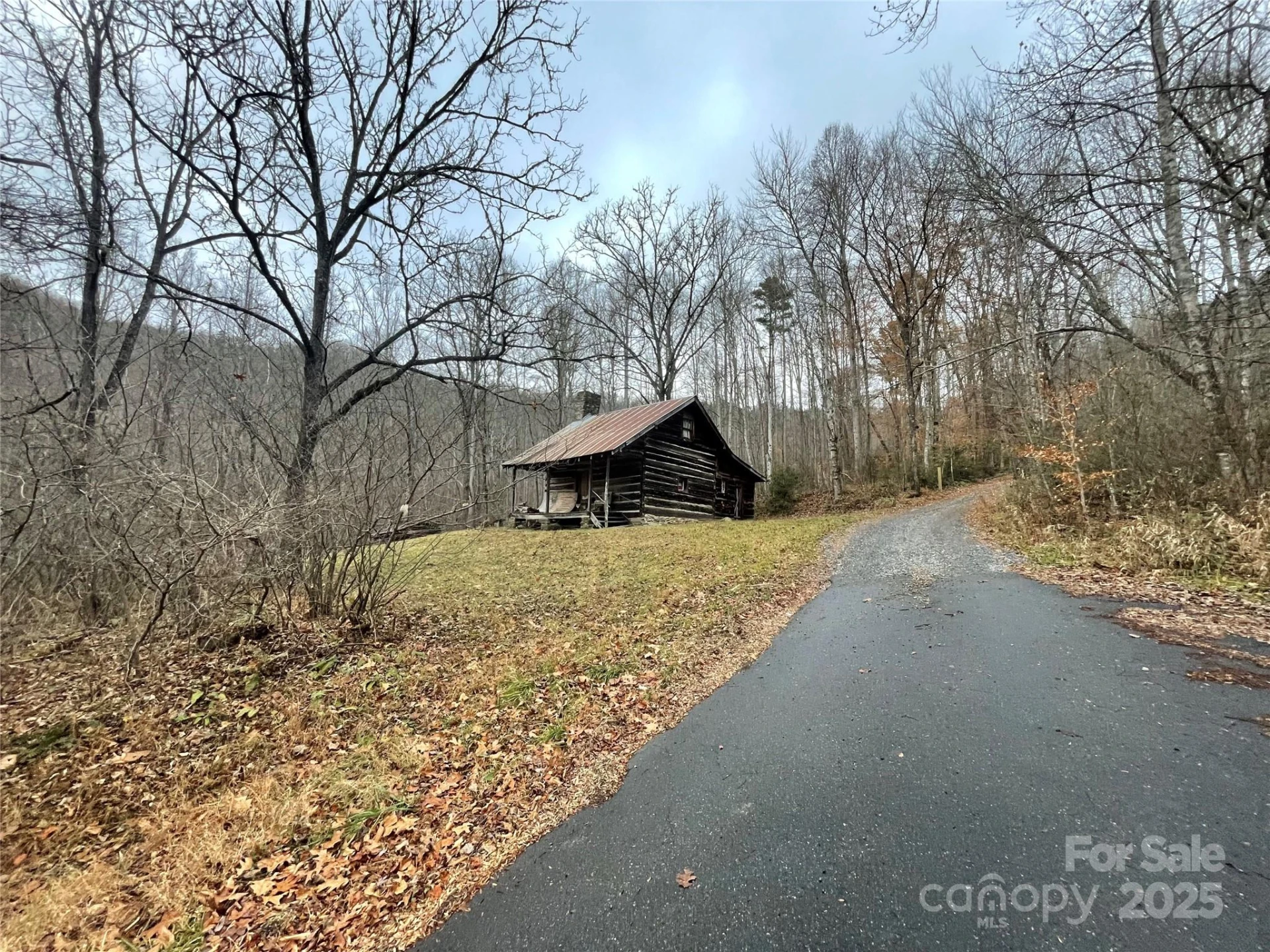 805 Sparkling Falls Road - Photo 2
