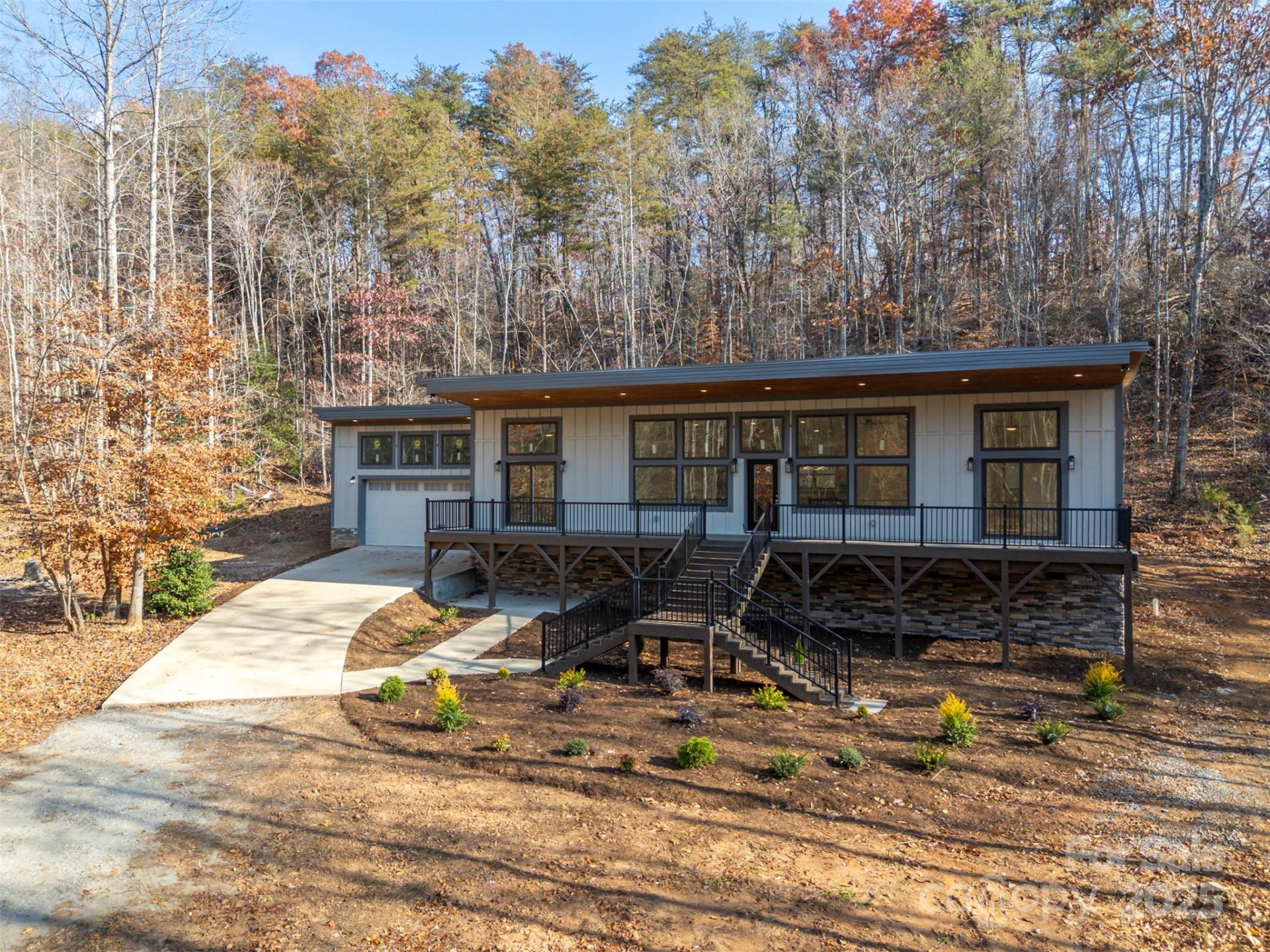 152 Golden Creek Trail - Photo 2