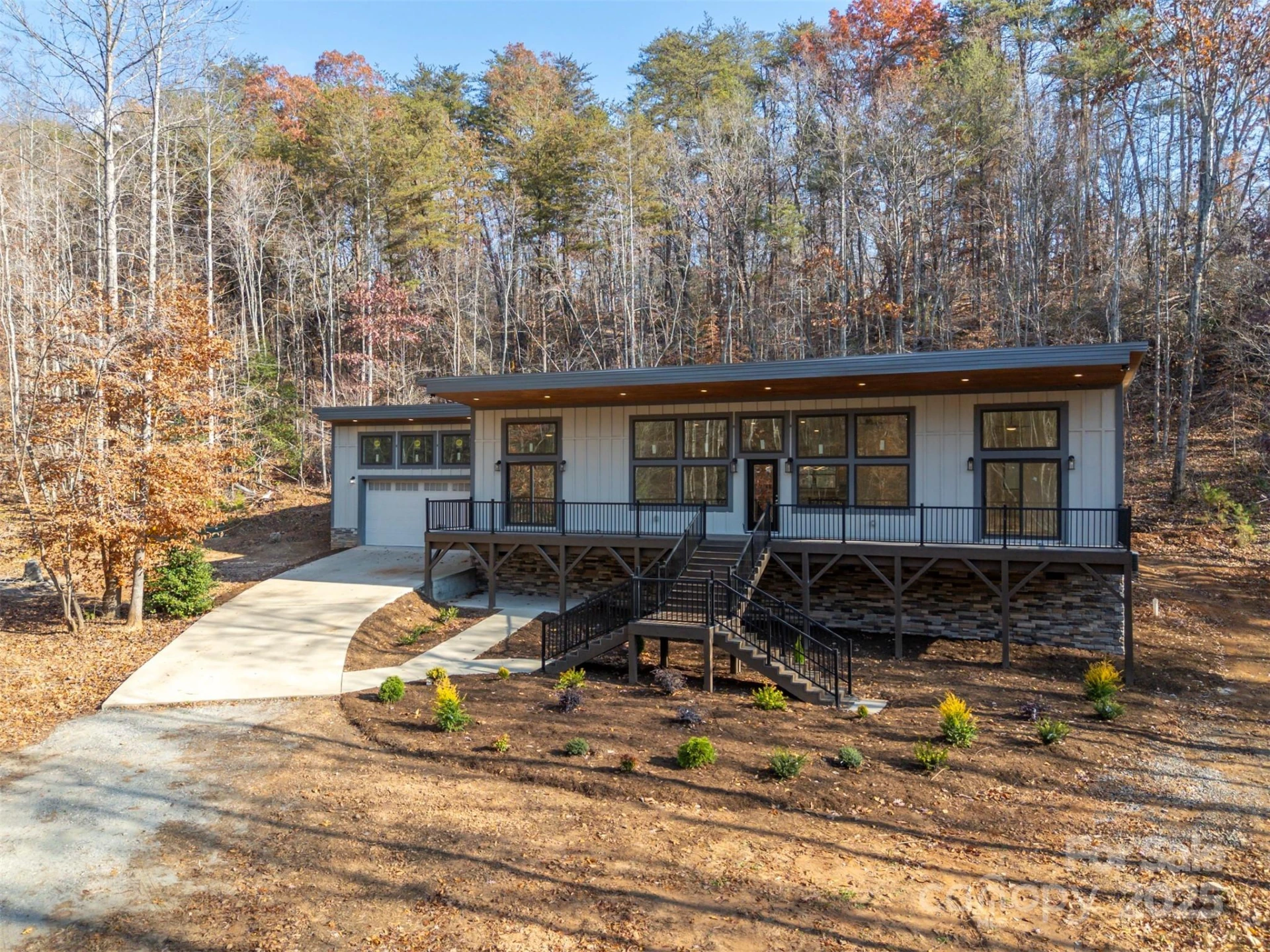 152 Golden Creek Trail - Photo 2