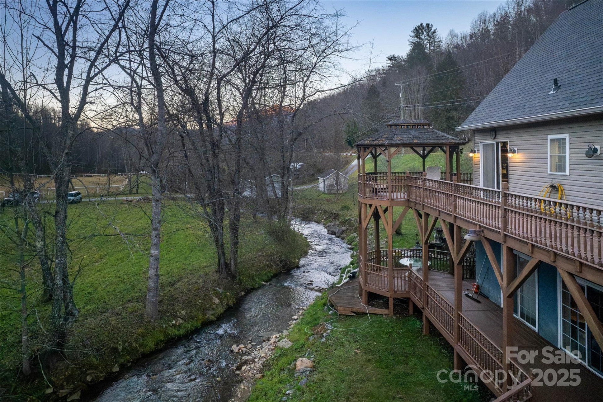 814 Barkers Creek Road - Photo 20