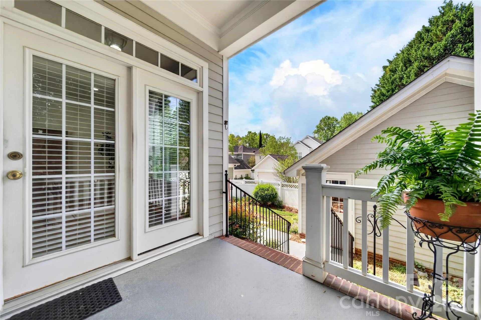 15817 Trenton Place Road - Photo 16