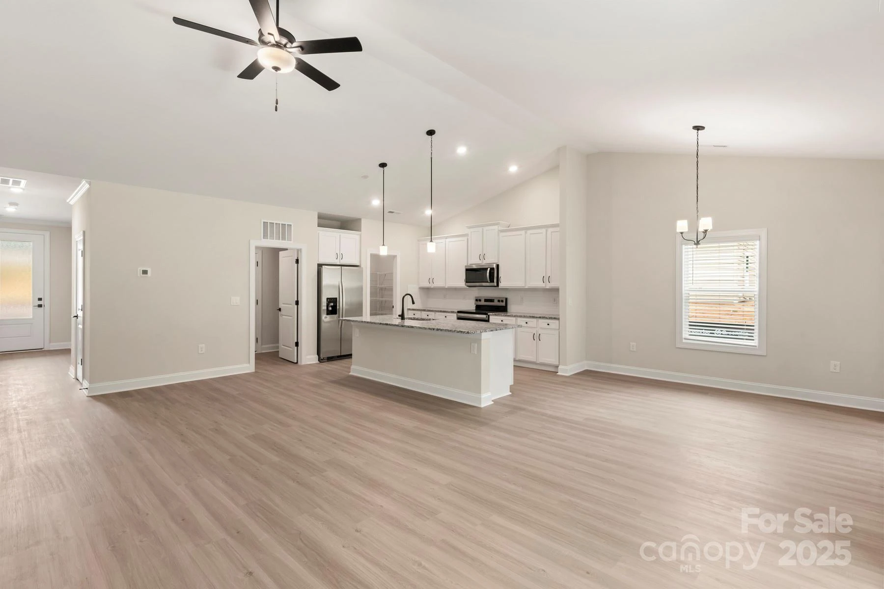 125 Colonial Reserve Avenue - Photo 4