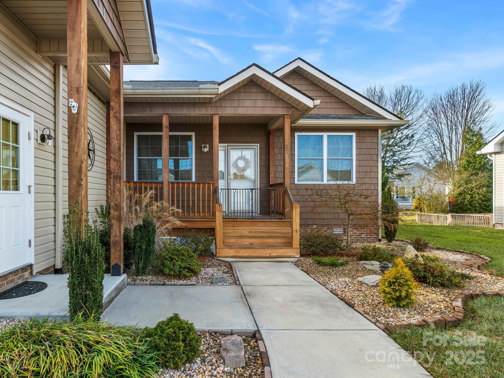 371 Beechnut Drive - Photo 3