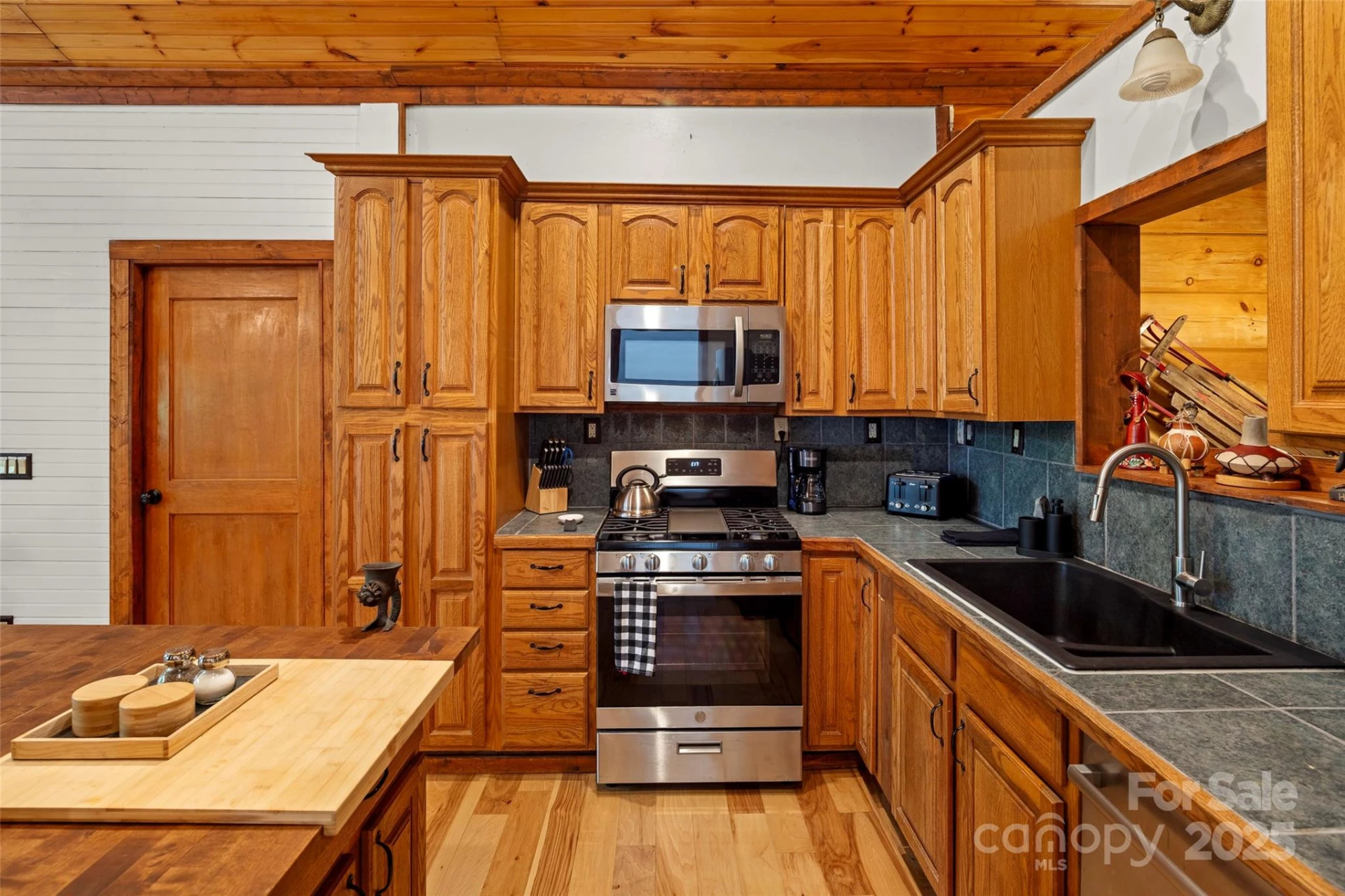 619 Leisure Lane - Photo 17