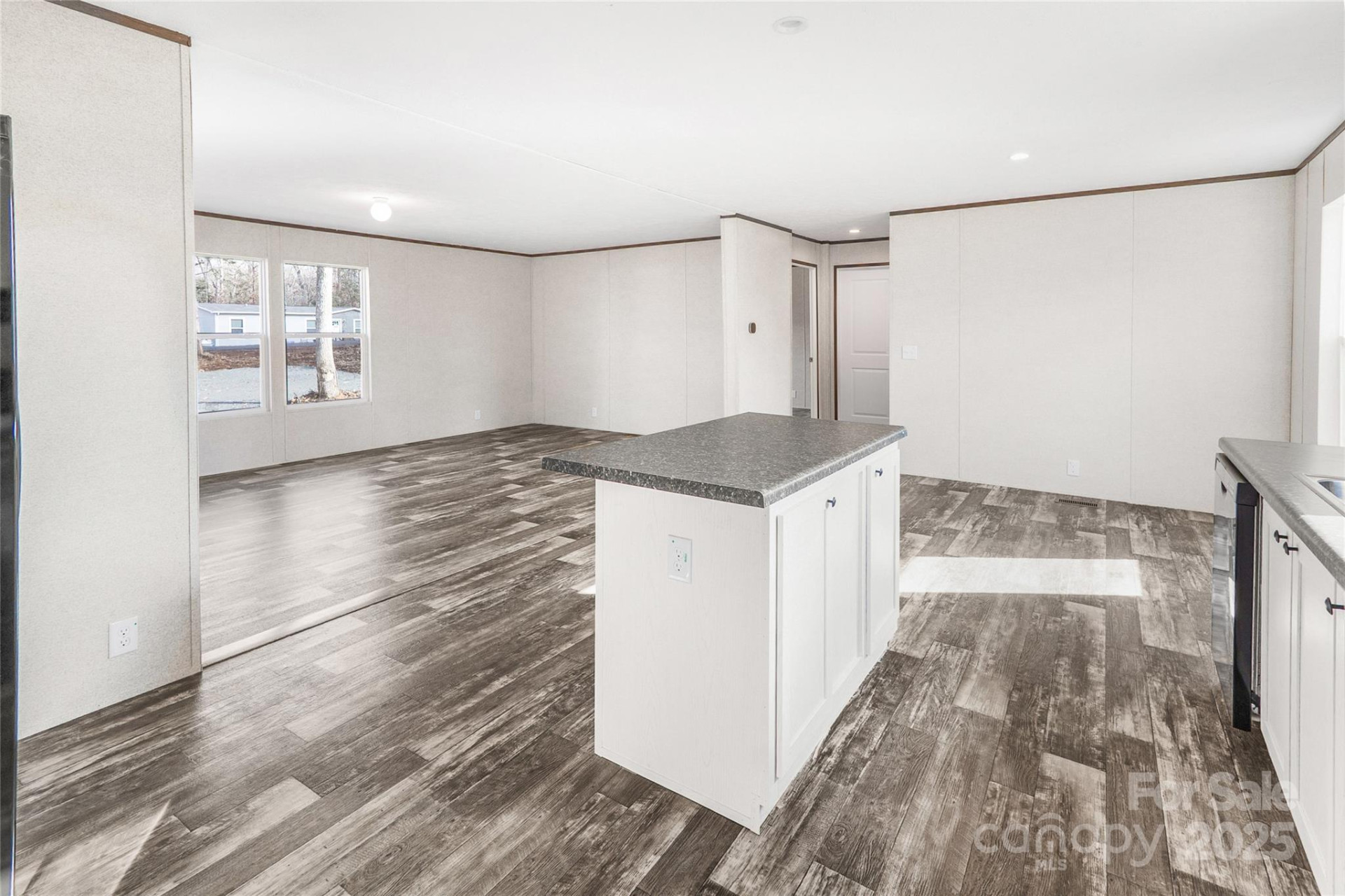 270 Plain View Drive - Photo 4