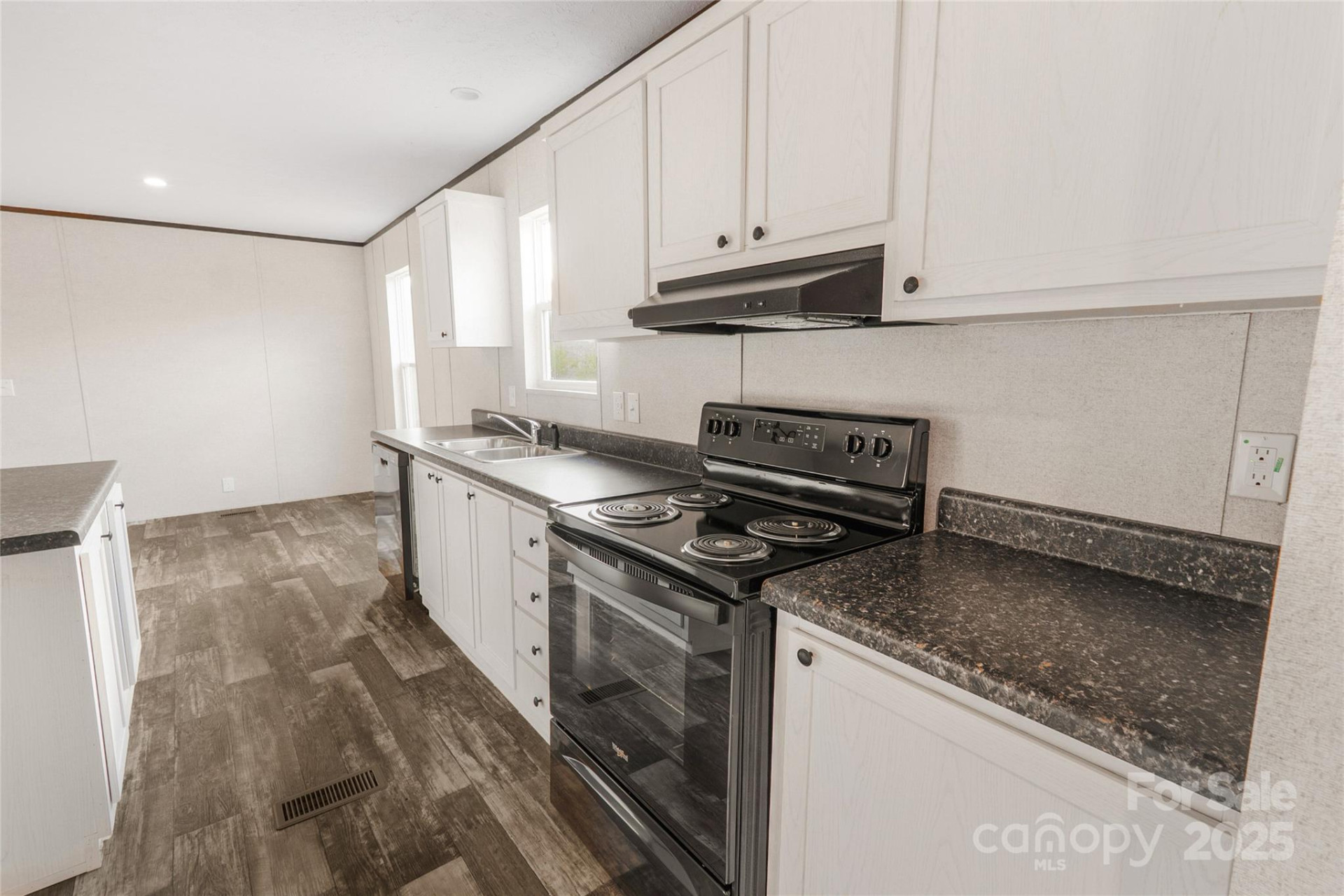 270 Plain View Drive - Photo 5